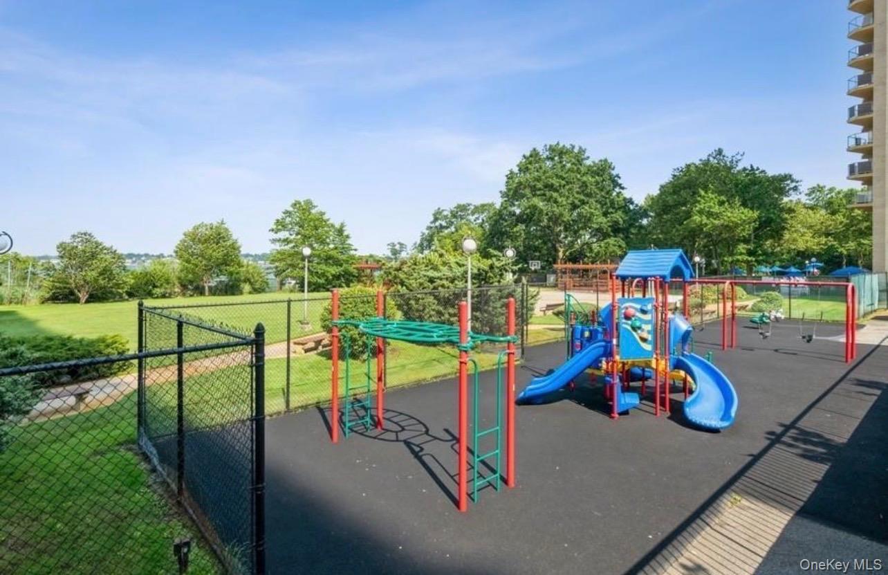 Coop 215 Queens, NY 11360, MLS-964233-15