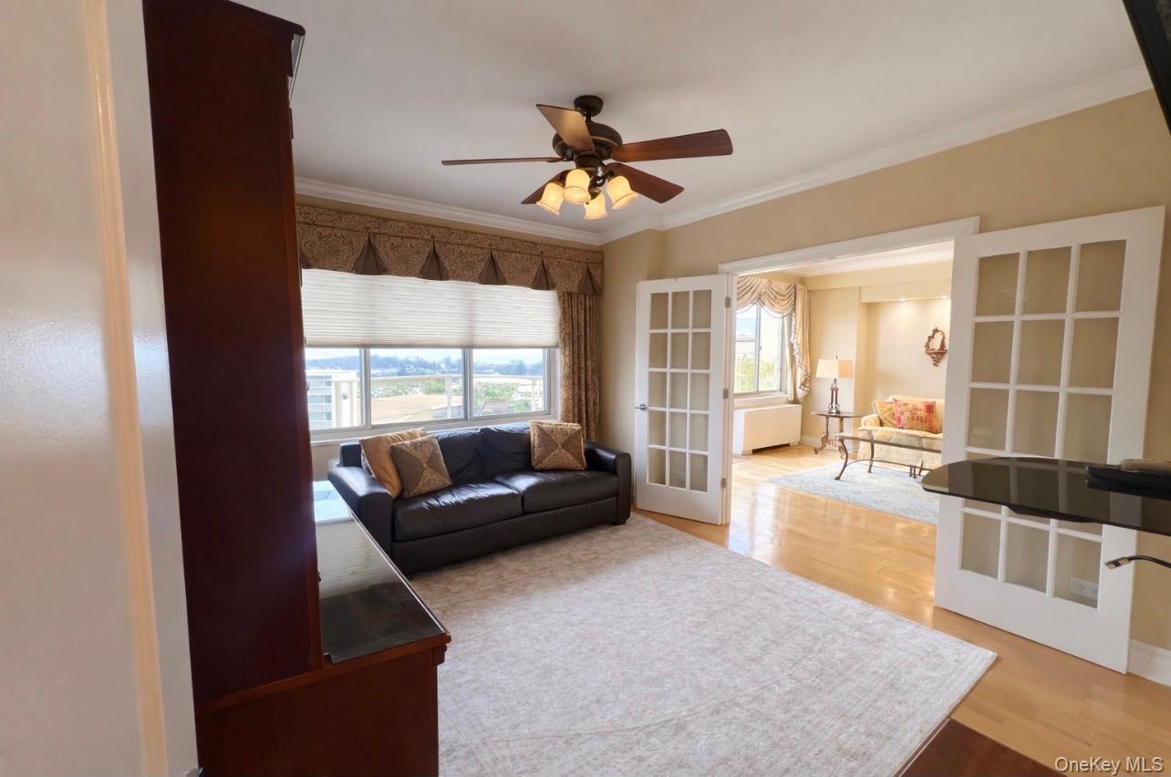 Coop 215 Queens, NY 11360, MLS-964233-8