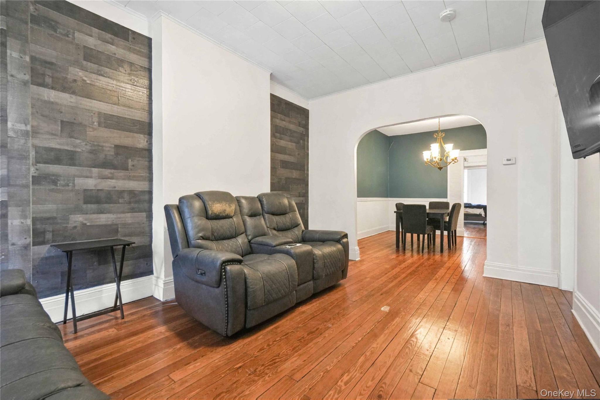 Single Family Putnam Queens, NY 11385, MLS-964322-10