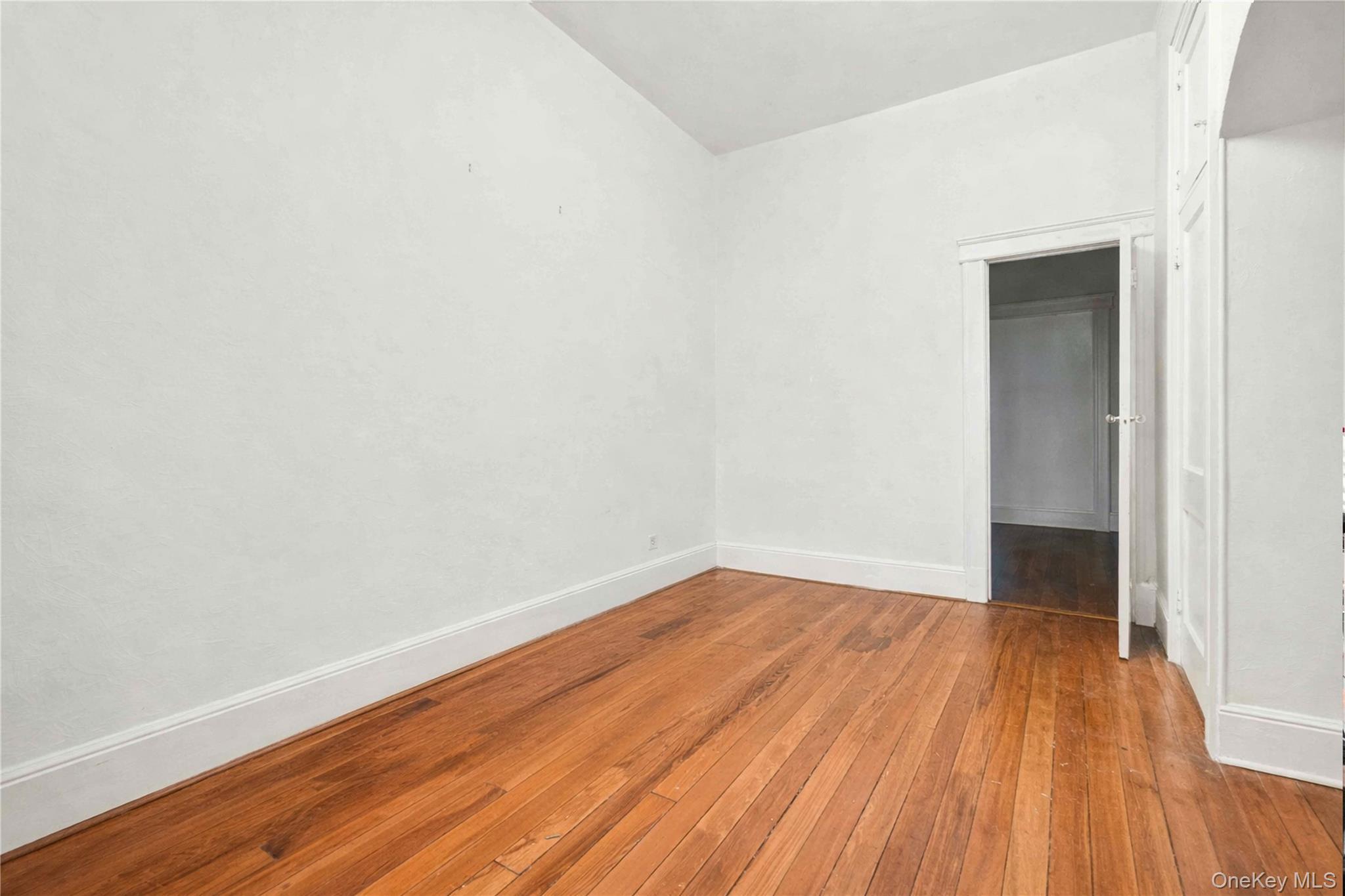 Single Family Putnam Queens, NY 11385, MLS-964322-19