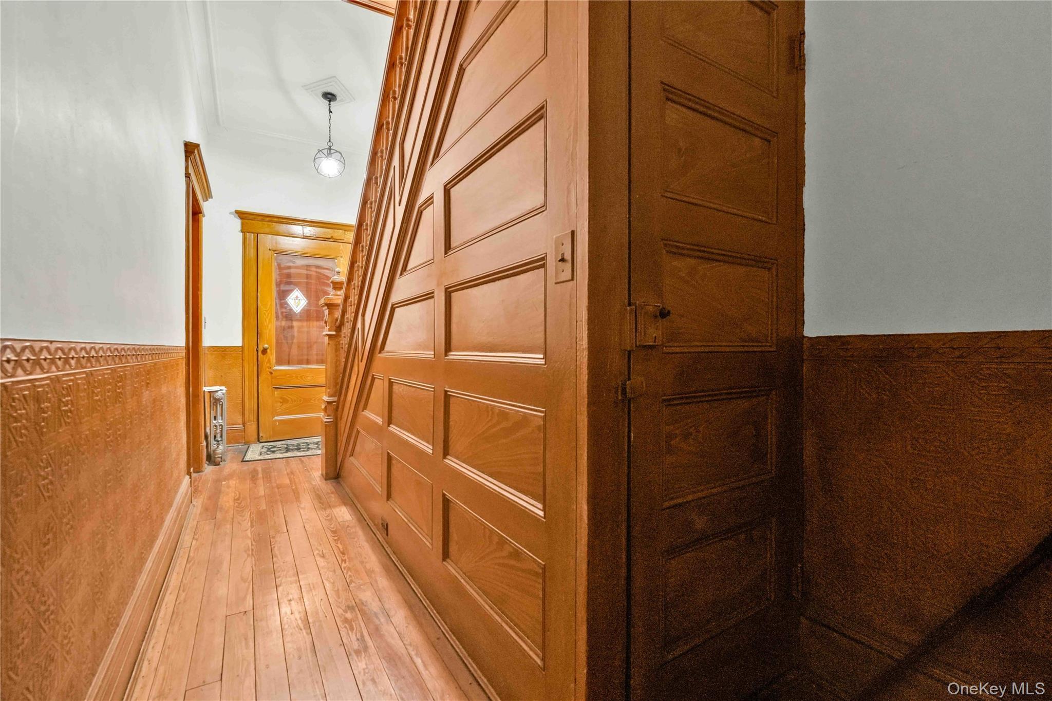 Single Family Putnam Queens, NY 11385, MLS-964322-24