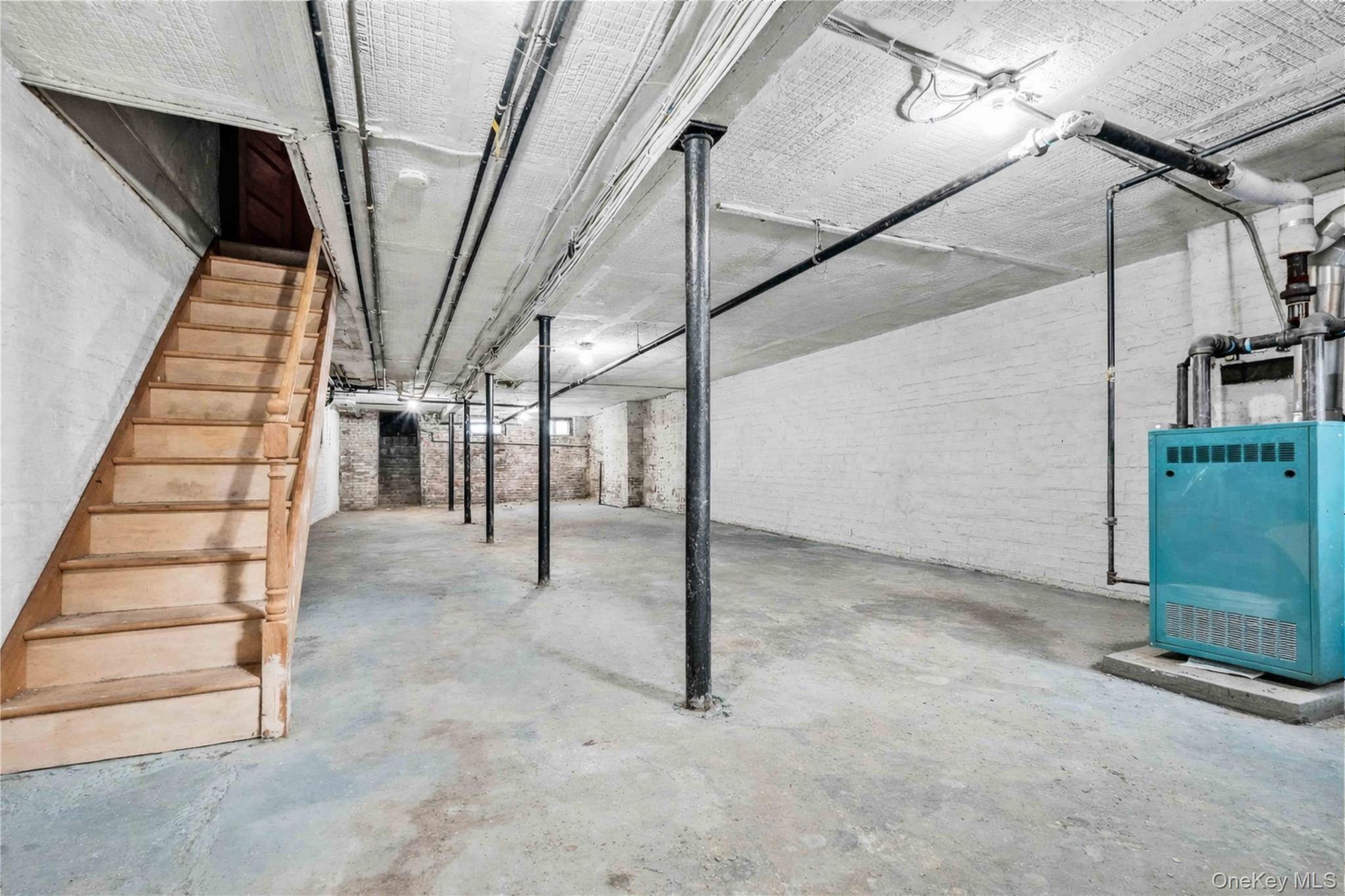 Single Family Putnam Queens, NY 11385, MLS-964322-25