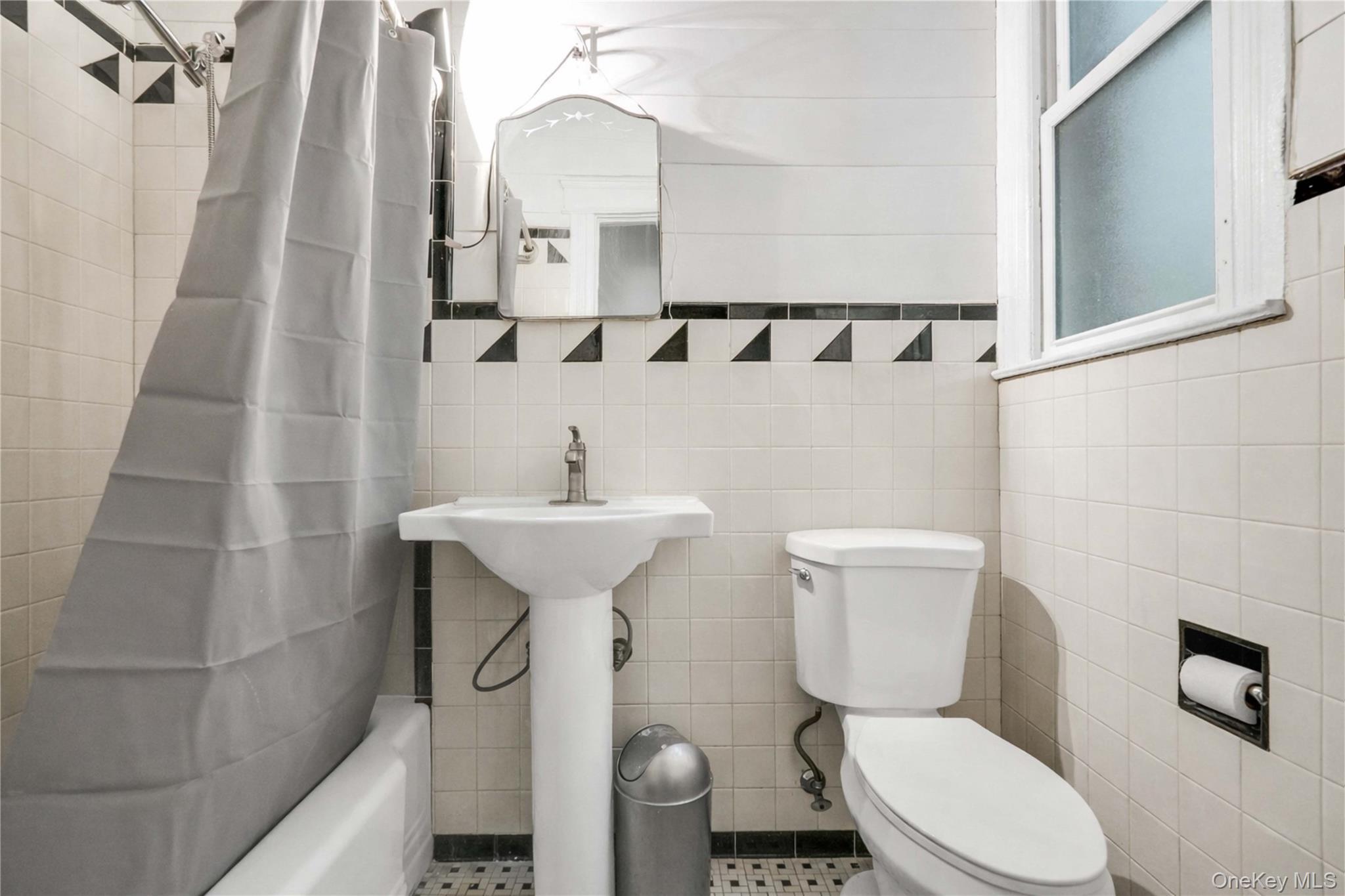 Single Family Putnam Queens, NY 11385, MLS-964322-6