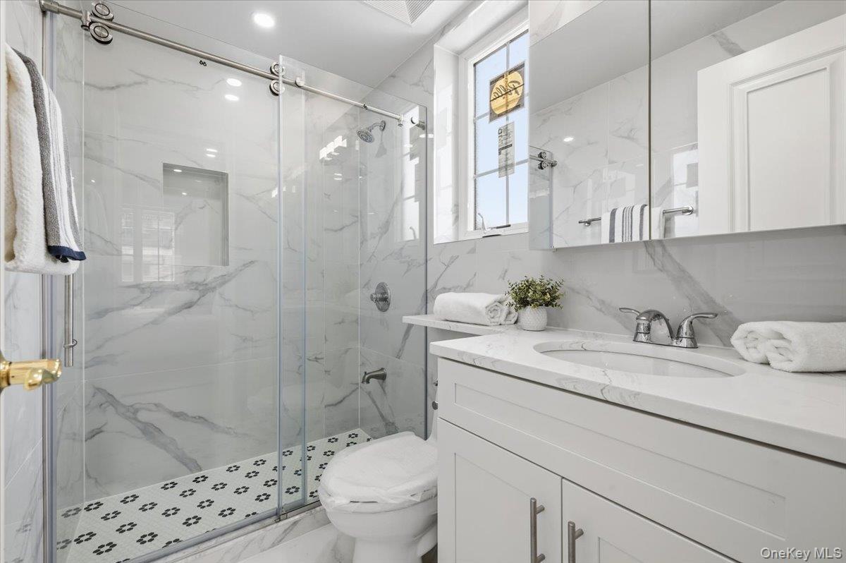 Single Family 27th  Queens, NY 11354, MLS-964333-21