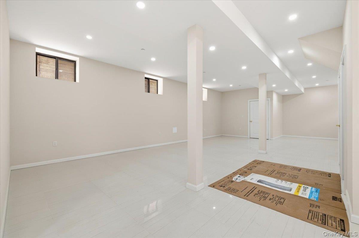 Single Family 27th  Queens, NY 11354, MLS-964333-33