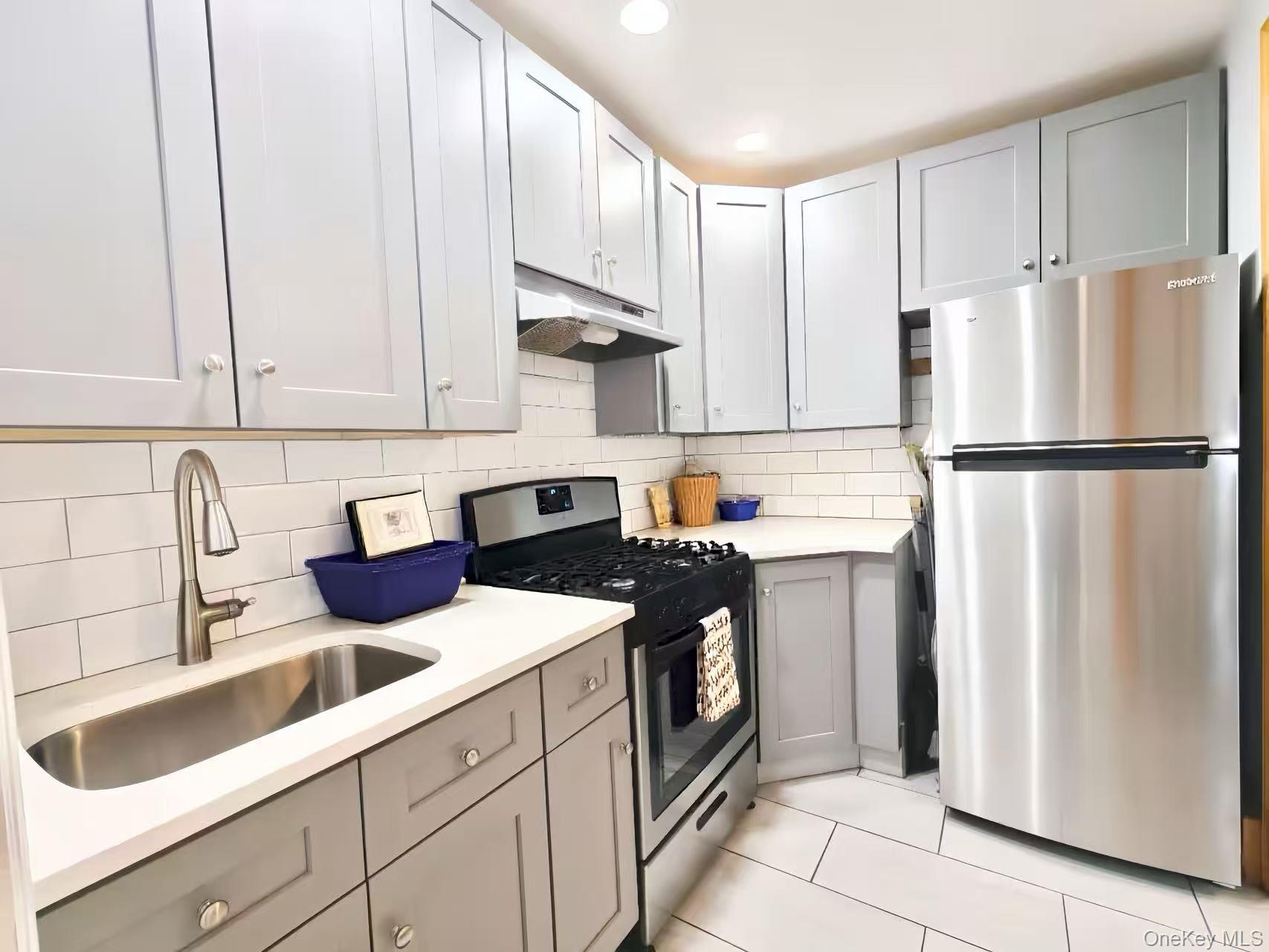 Single Family Nurge Avenue Queens, NY 11378, MLS-964343-8