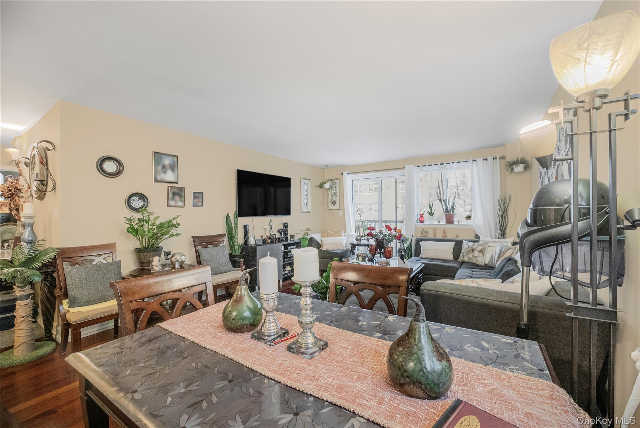 Condo Fairfield Bronx, NY 10463, MLS-964363-13