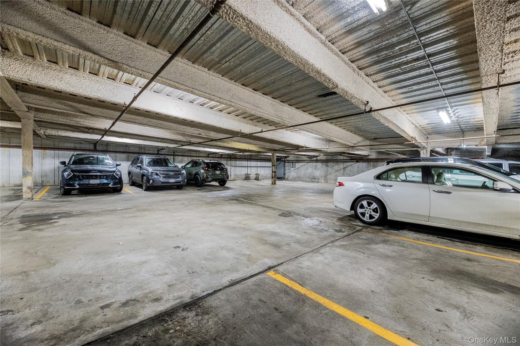 Condo Fairfield Bronx, NY 10463, MLS-964363-17