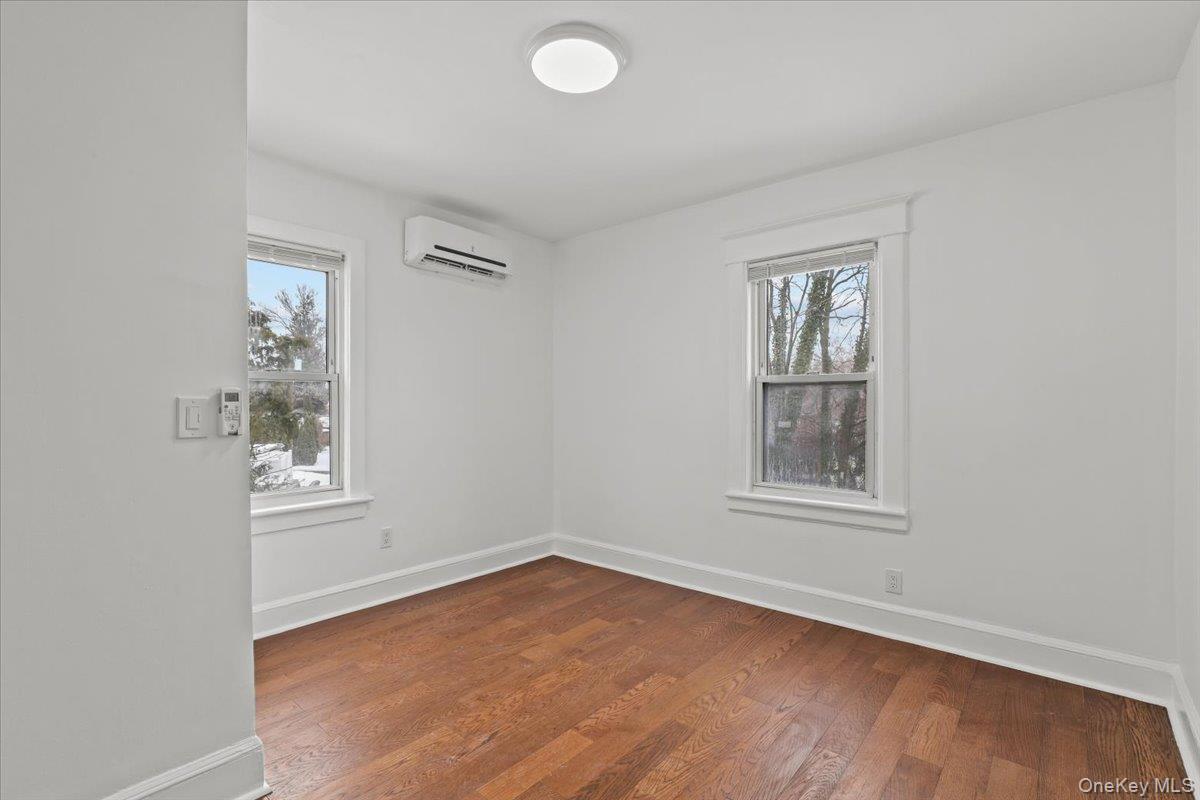 Apartment Dunwoodie Street  Westchester County, NY 10583, MLS-964386-10