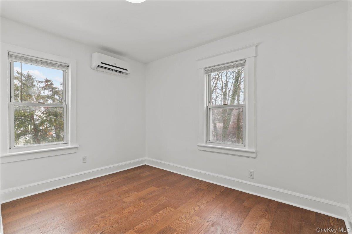 Apartment Dunwoodie Street  Westchester County, NY 10583, MLS-964386-11