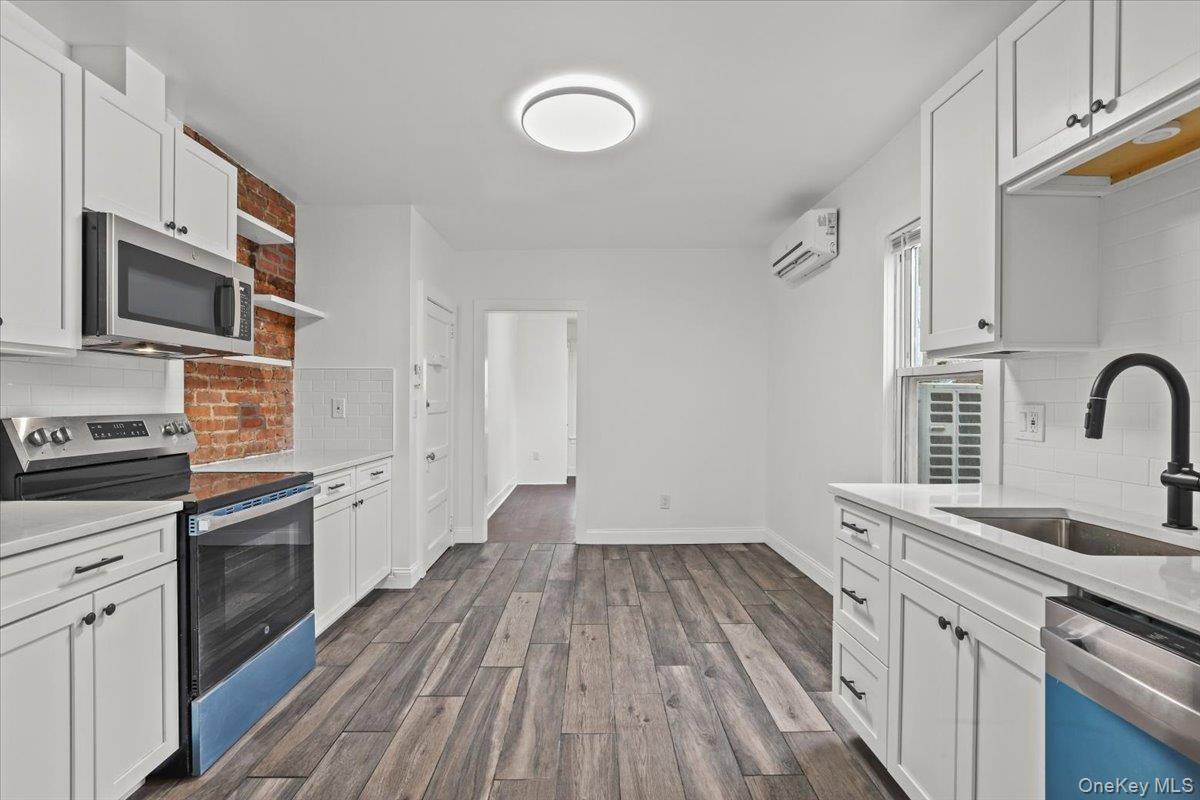 Apartment Dunwoodie Street  Westchester County, NY 10583, MLS-964386-3