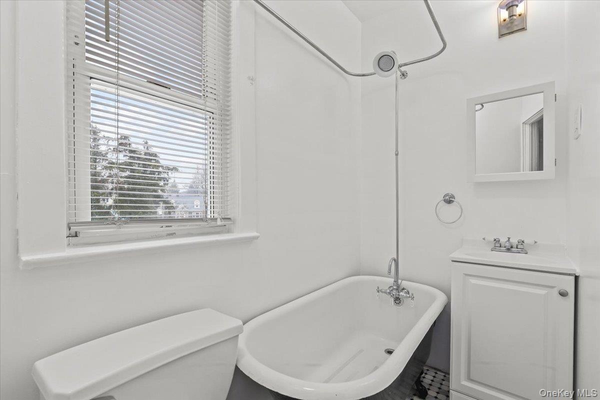 Apartment Dunwoodie Street  Westchester County, NY 10583, MLS-964386-8