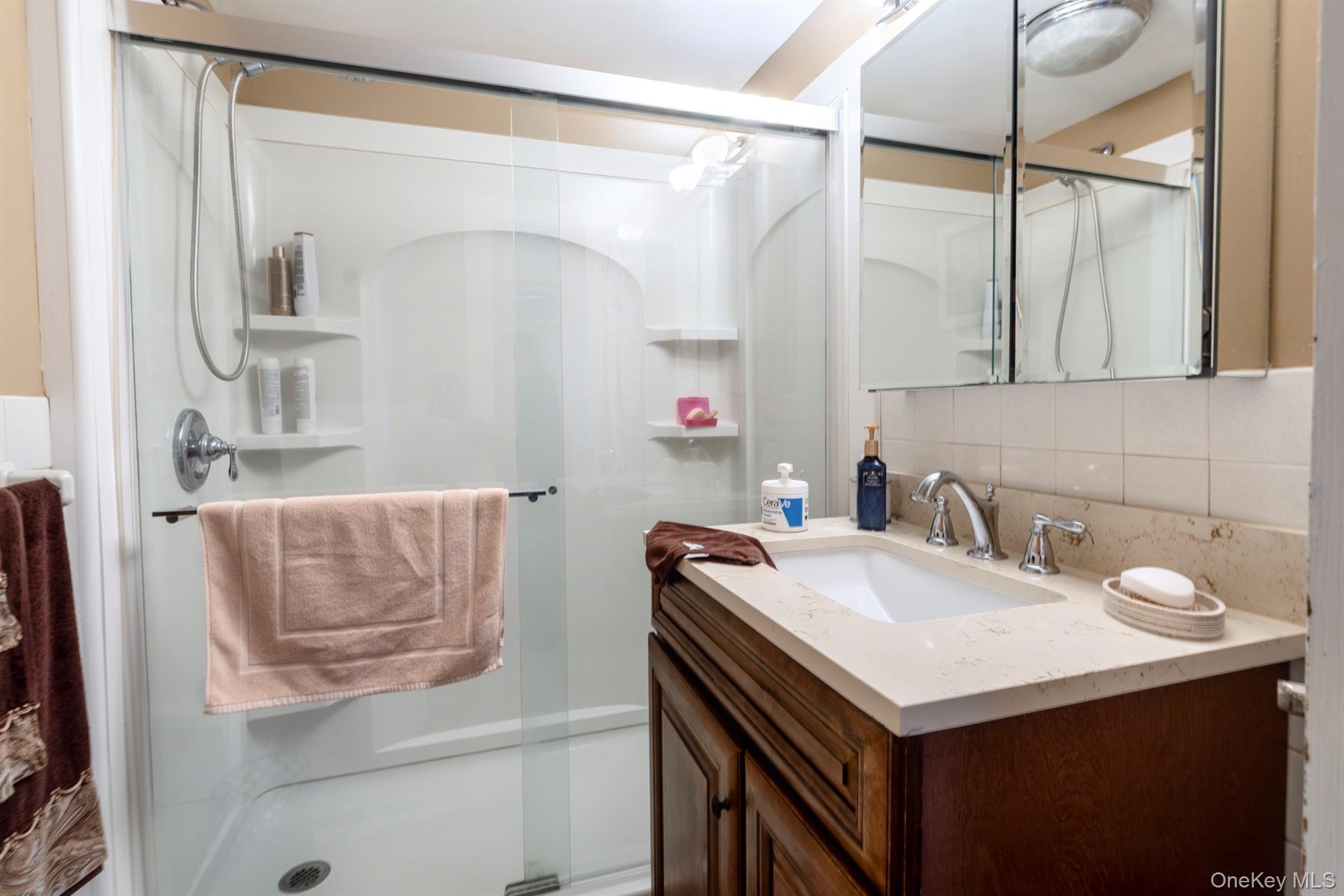 Single Family Lay  Ulster County, NY 12401, MLS-964441-11