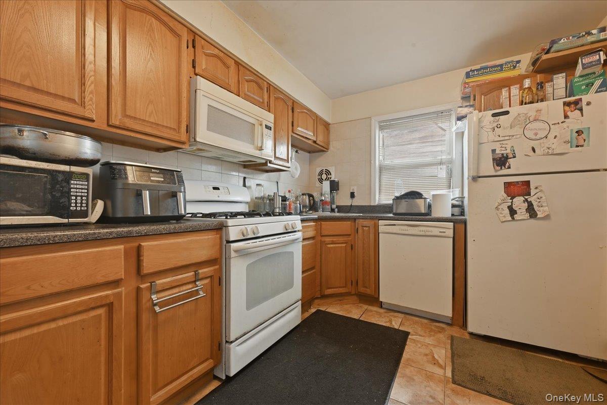 Single Family 220th  Queens, NY 11413, MLS-964466-13