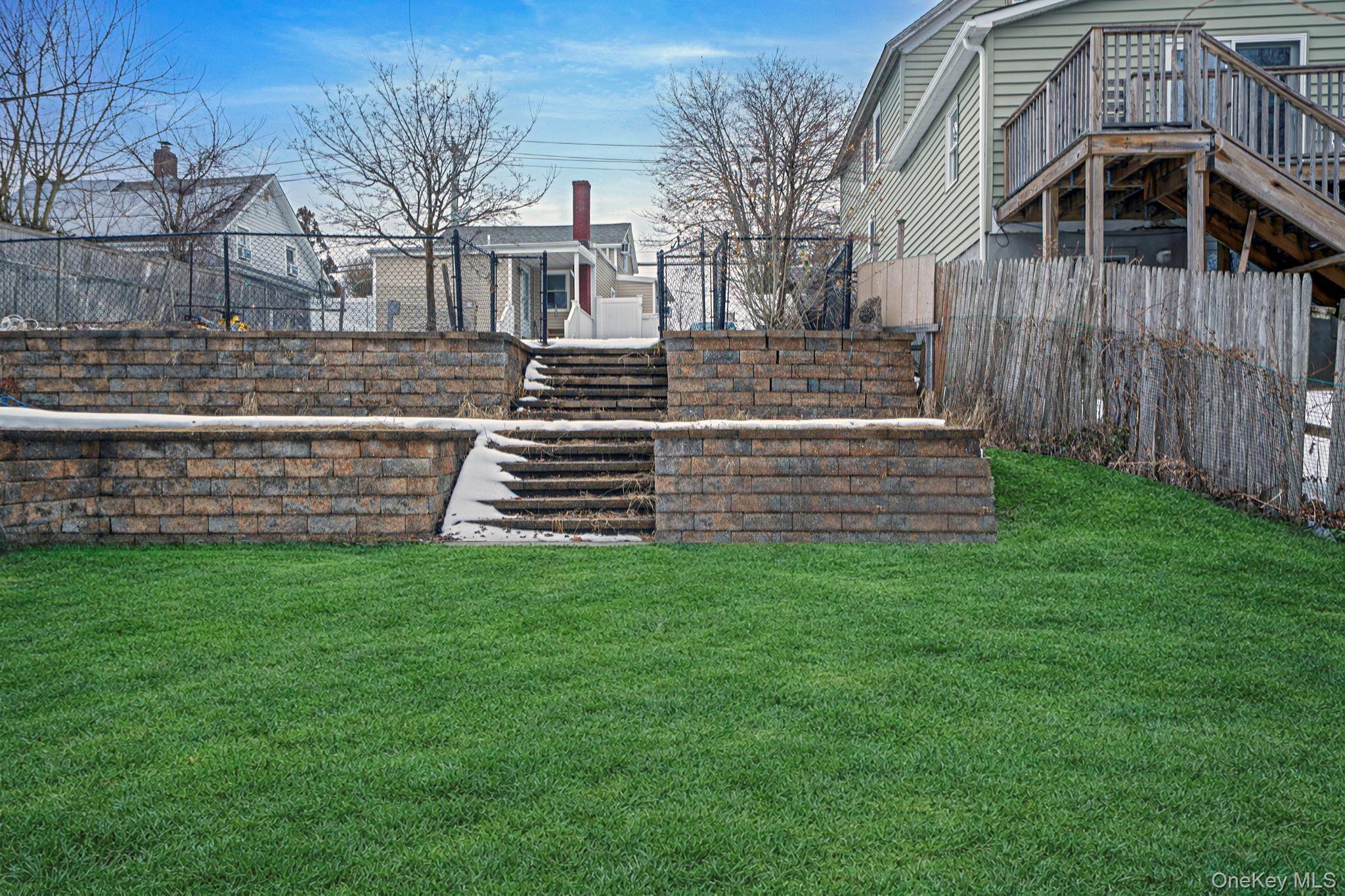 Single Family Main  Suffolk County, NY 11901, MLS-964525-4