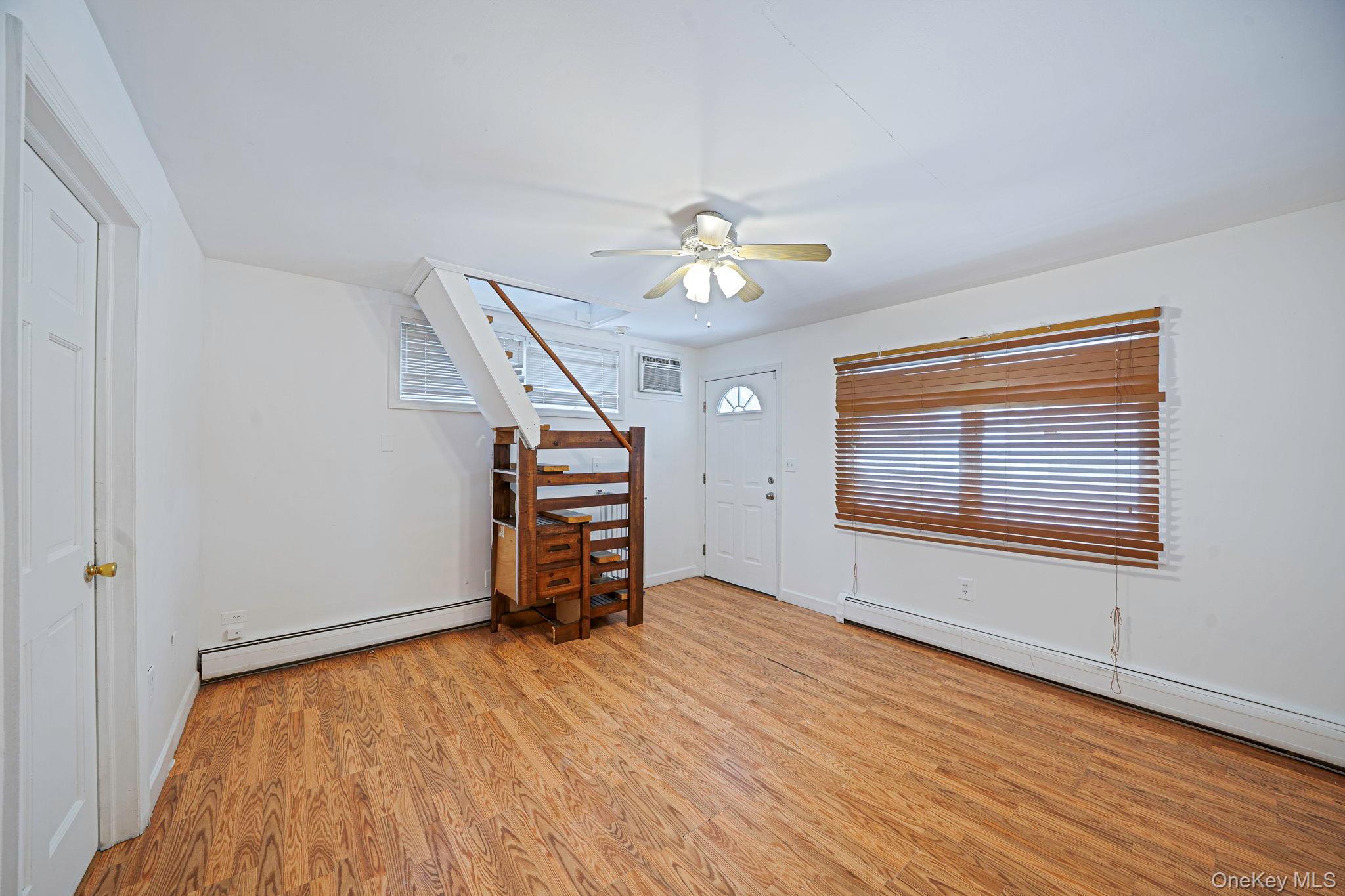 Single Family Main  Suffolk County, NY 11901, MLS-964525-6