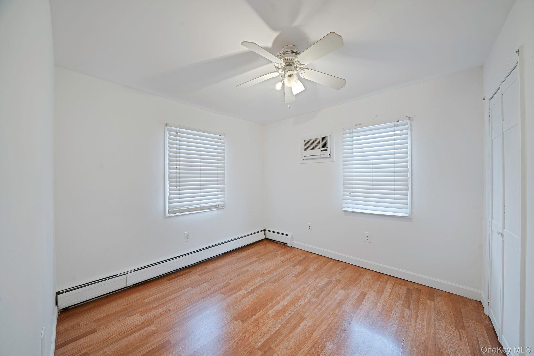 Single Family Main  Suffolk County, NY 11901, MLS-964525-7