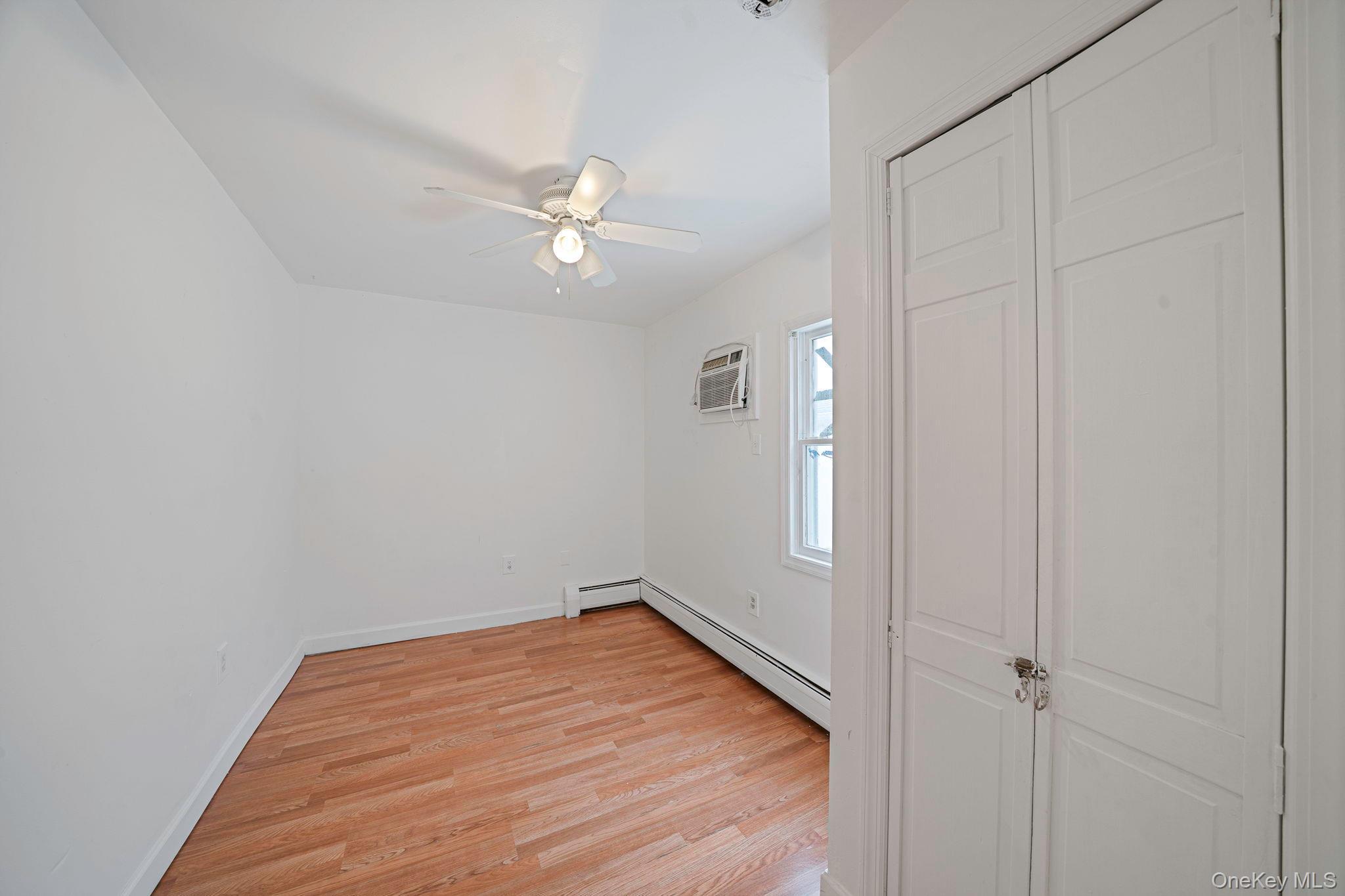 Single Family Main  Suffolk County, NY 11901, MLS-964525-8