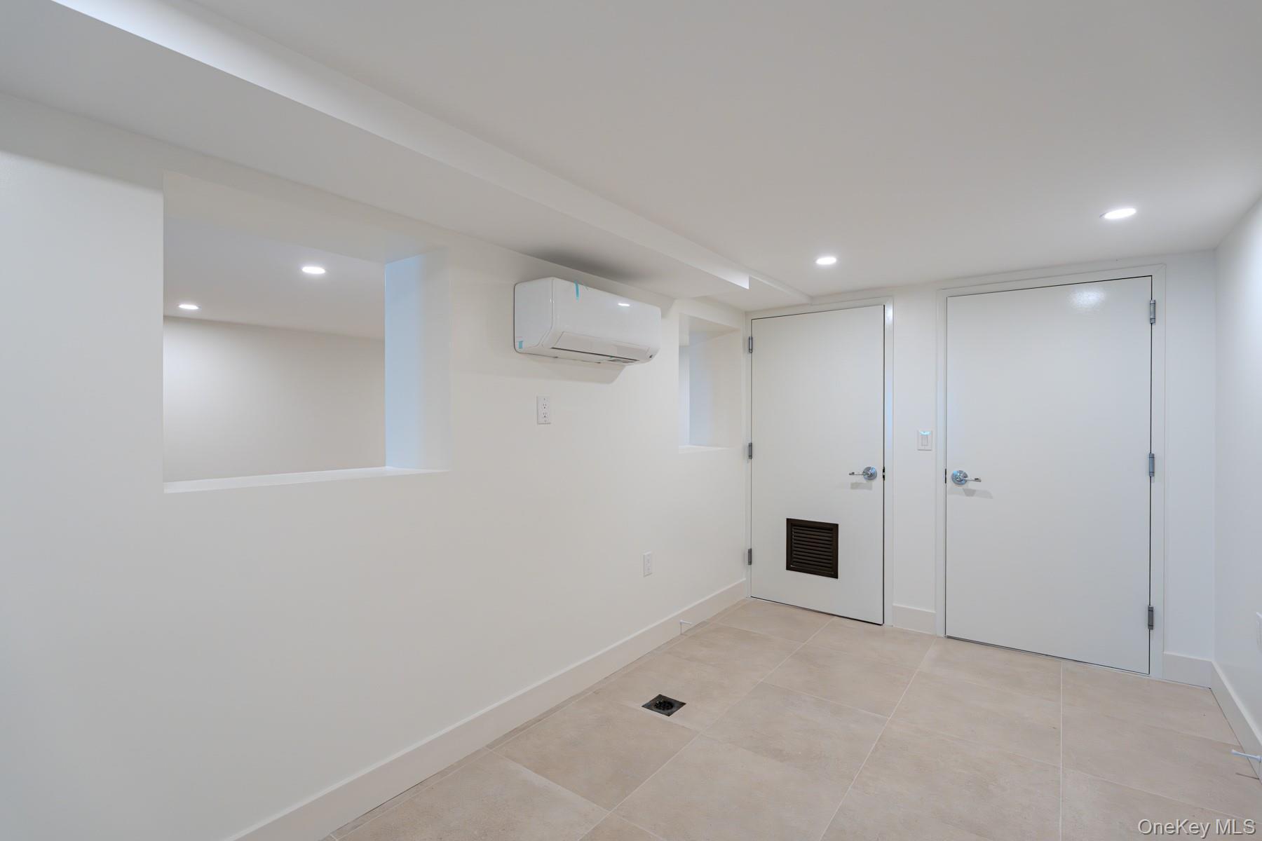 Single Family 106th  Brooklyn, NY 11236, MLS-964545-10