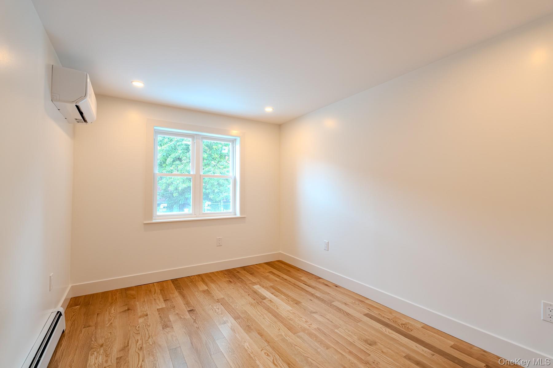 Single Family 106th  Brooklyn, NY 11236, MLS-964545-4