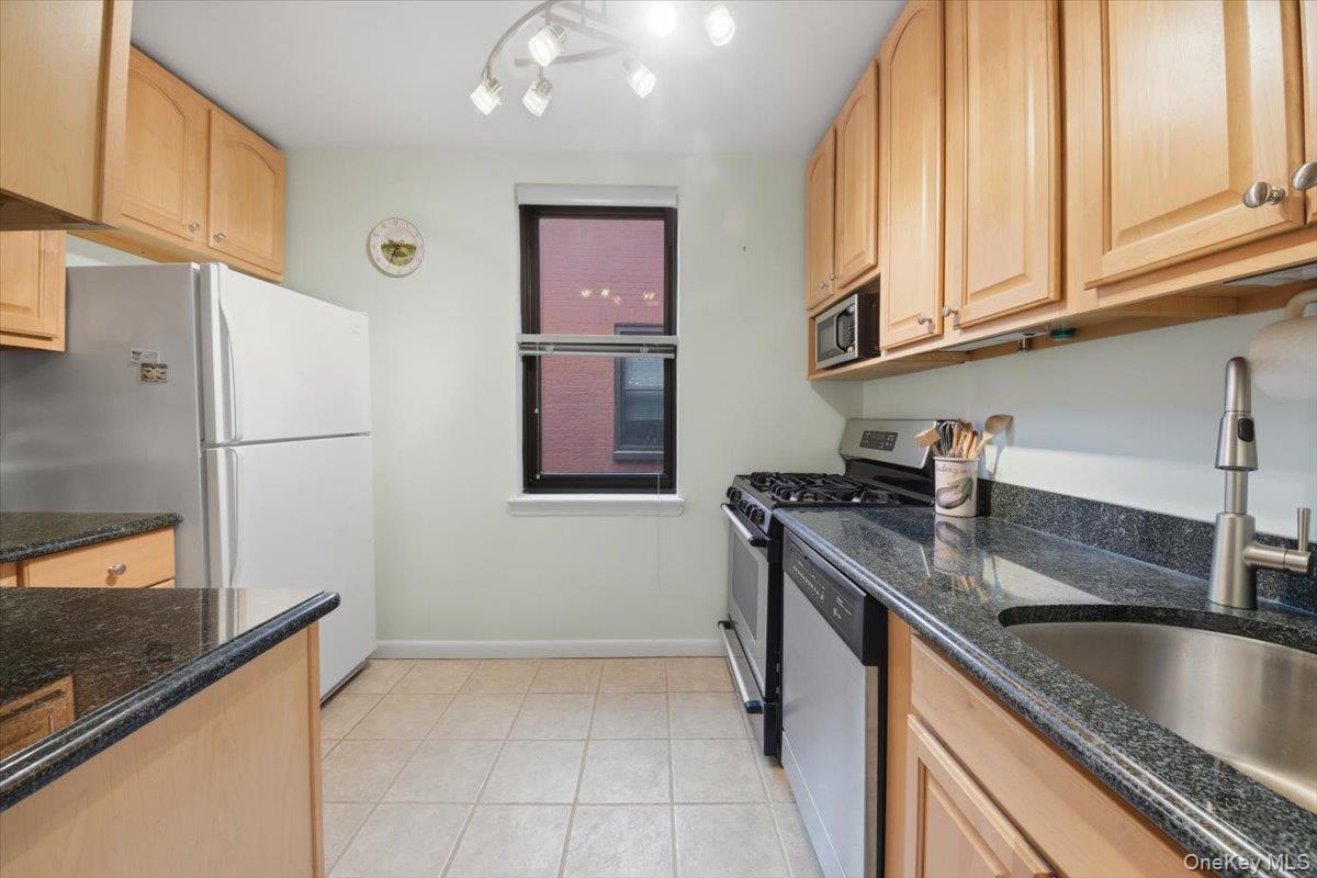 Coop Kappock  Bronx, NY 10463, MLS-964557-7