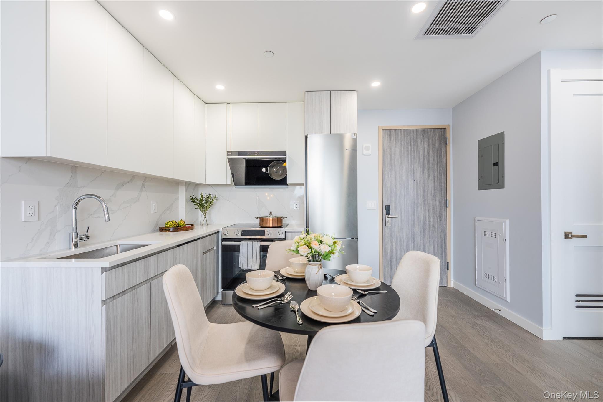 Condo Franklin  Queens, NY 11355, MLS-964565-4