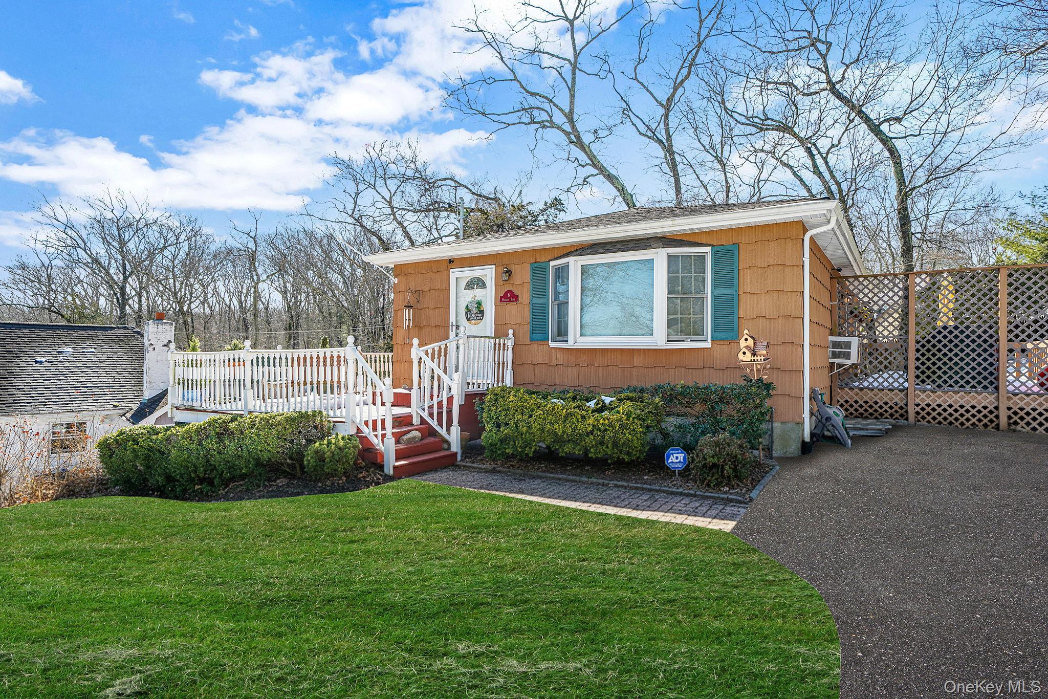 Single Family Hillside  Suffolk County, NY 11789, MLS-964582-2