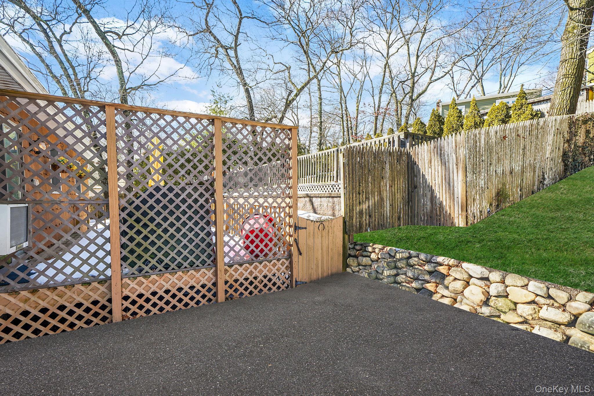 Single Family Hillside  Suffolk County, NY 11789, MLS-964582-29