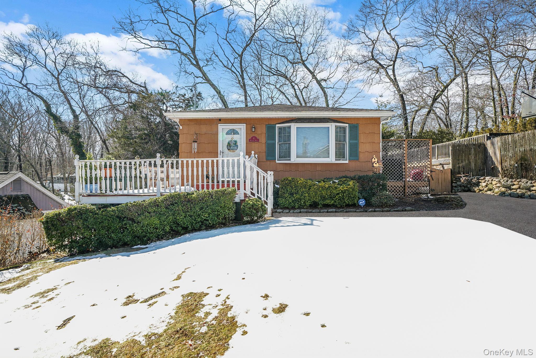 Single Family Hillside  Suffolk County, NY 11789, MLS-964582-4