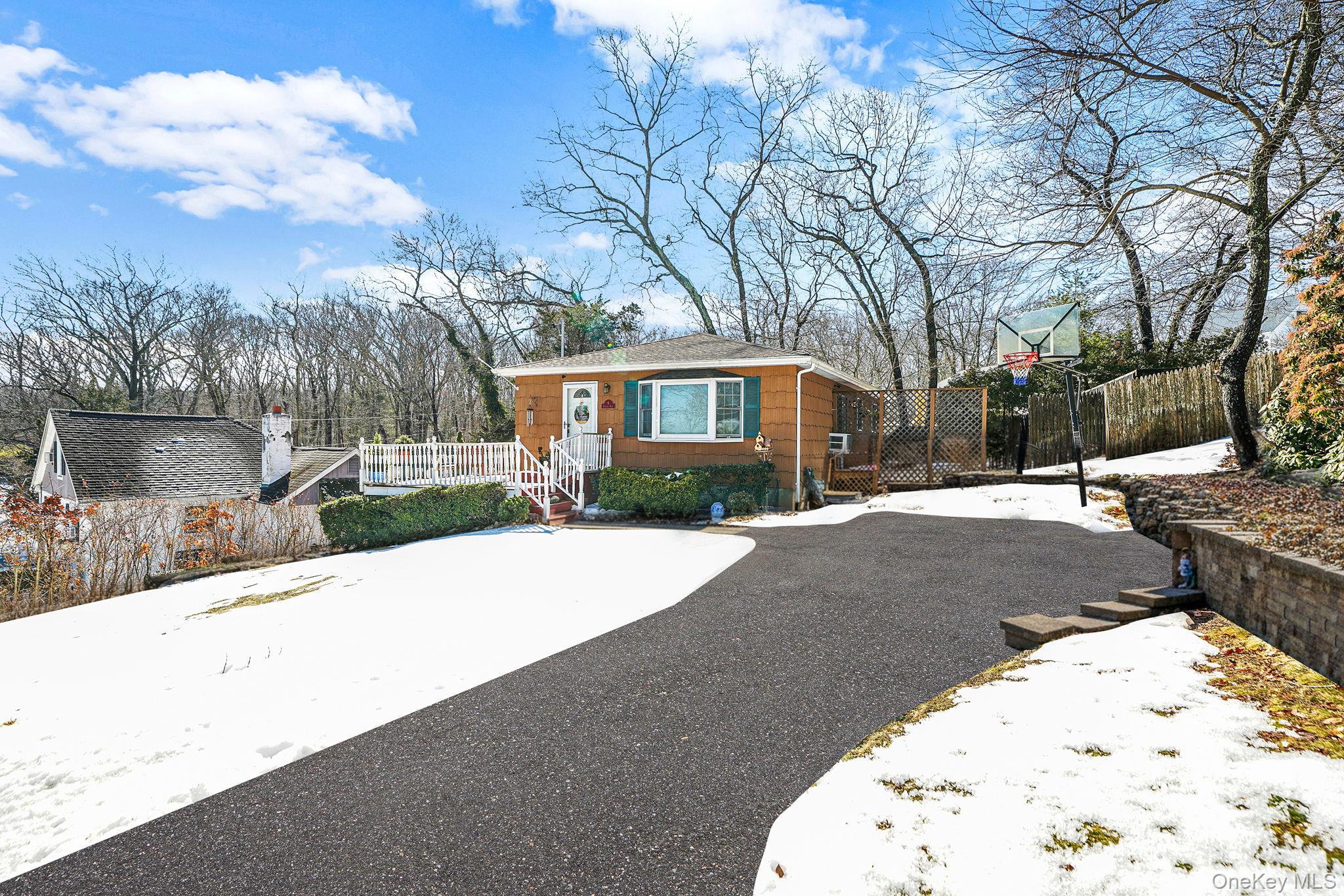 Single Family Hillside  Suffolk County, NY 11789, MLS-964582-6