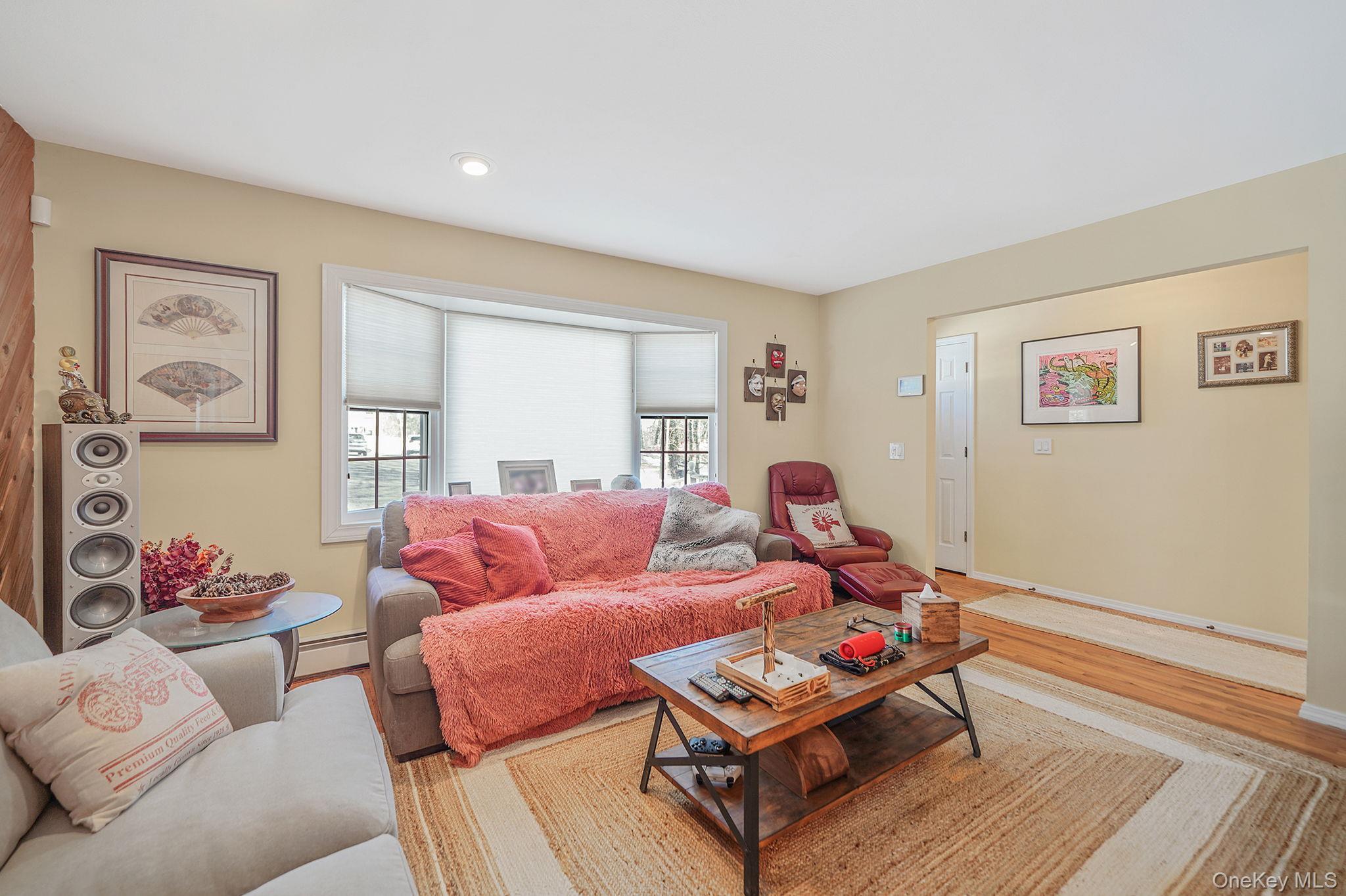 Single Family Hillside  Suffolk County, NY 11789, MLS-964582-8