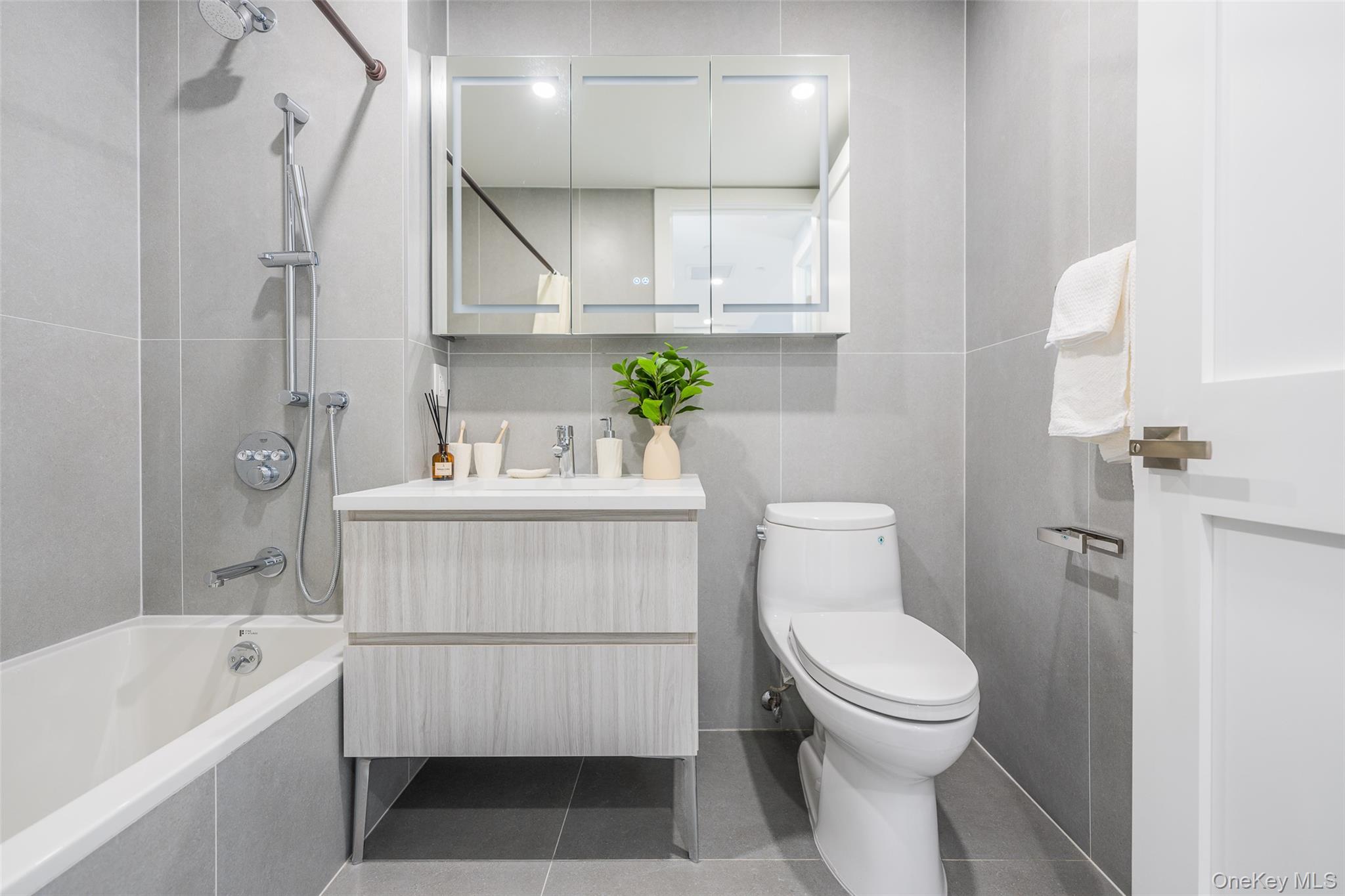 Condo Franklin  Queens, NY 11355, MLS-964619-9