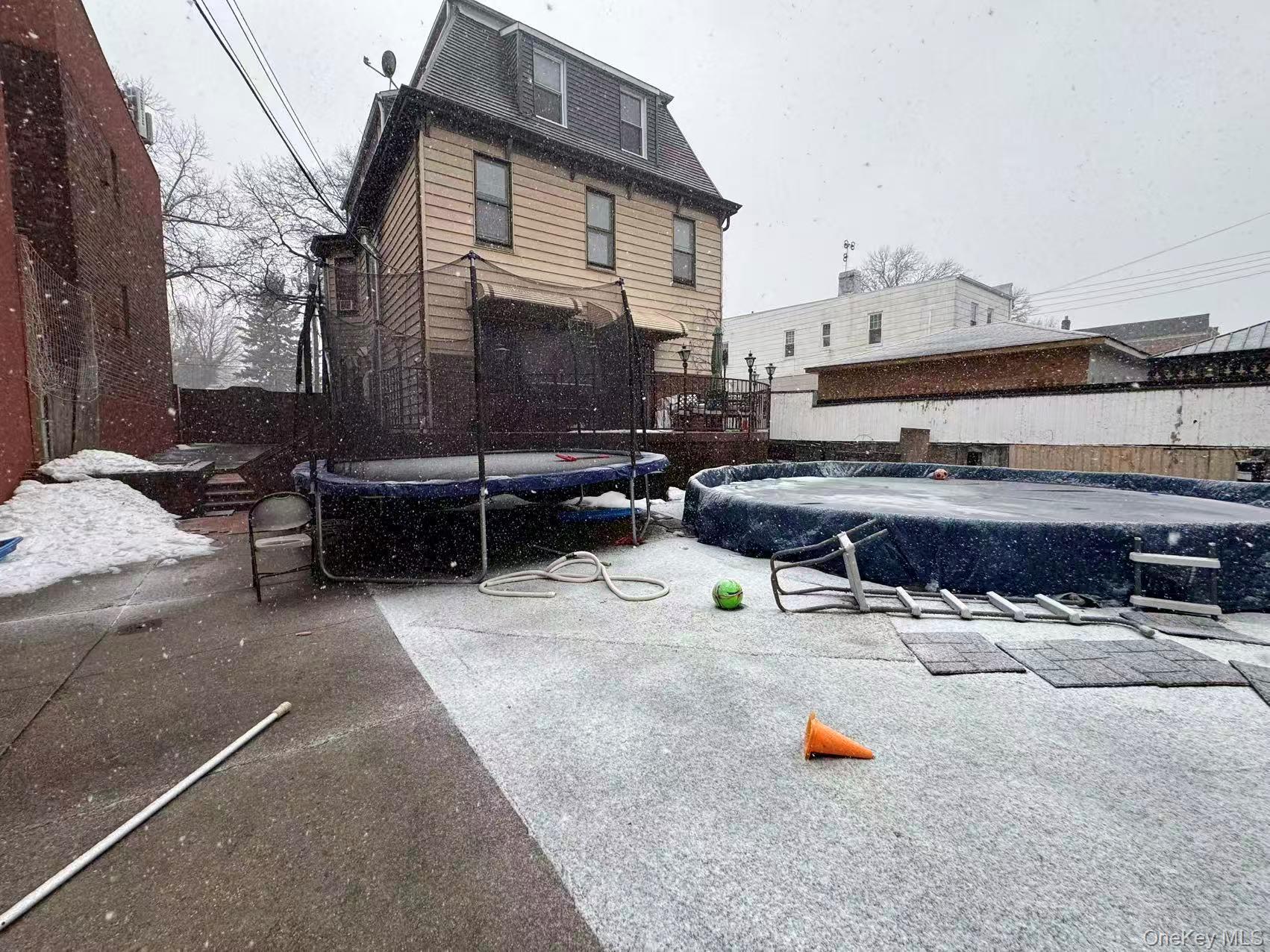 Single Family 69th Queens, NY 11378, MLS-964639-22