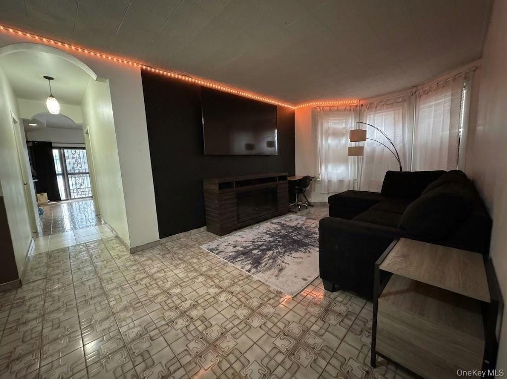 Single Family 69th Queens, NY 11378, MLS-964639-3