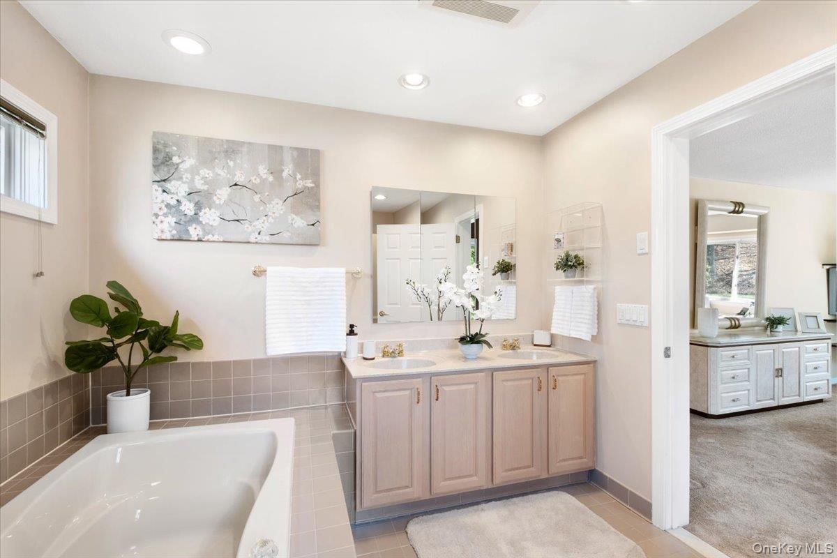 Condo Heritage  Westchester County, NY 10589, MLS-964728-30