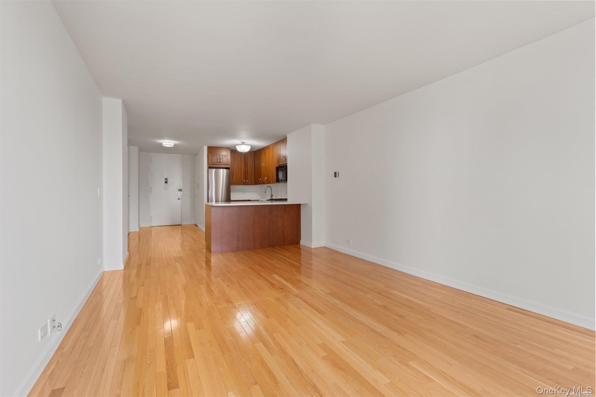 Apartment 93rd Manhattan, NY 10128, MLS-964822-11
