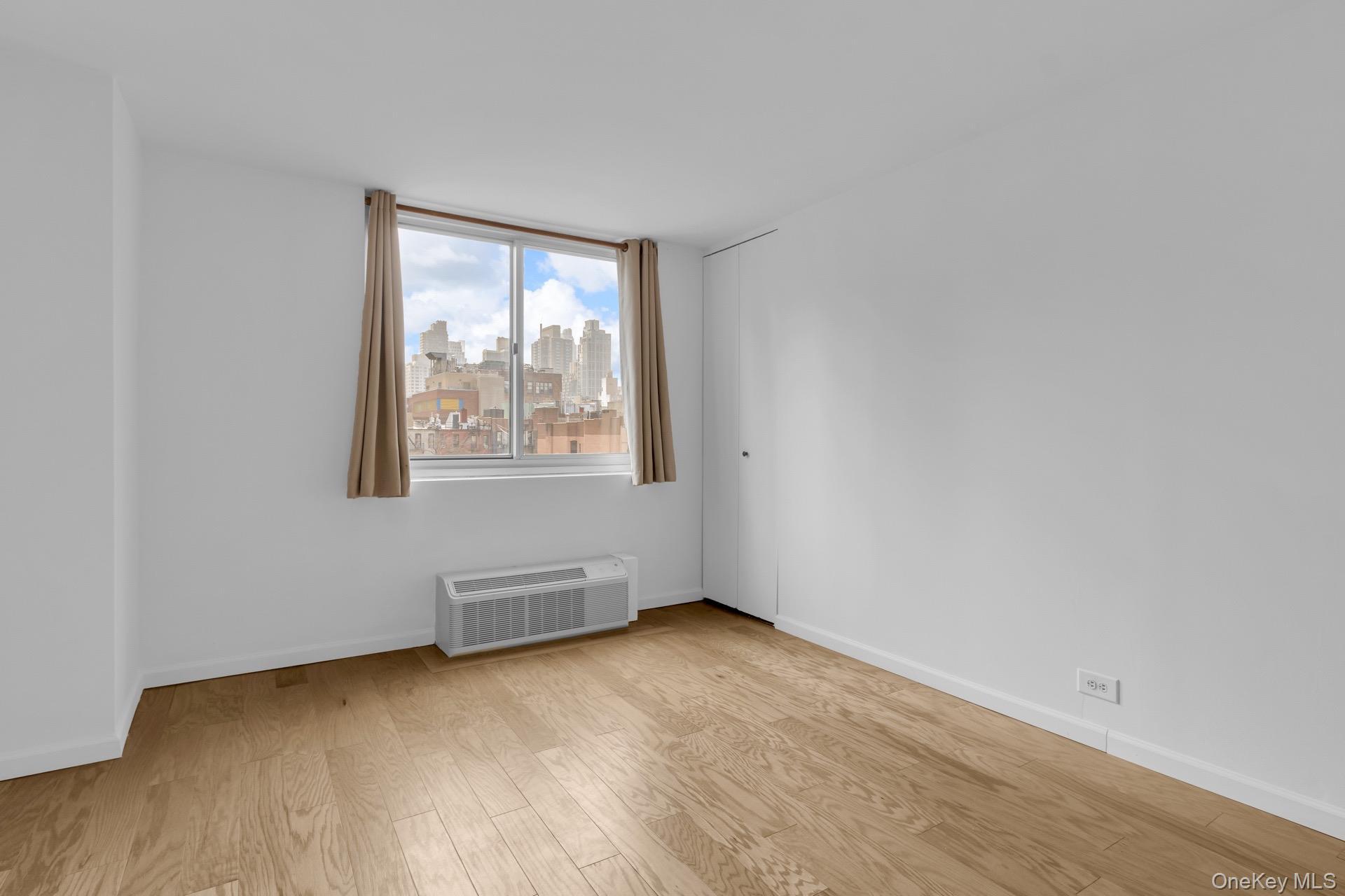 Apartment 93rd  Manhattan, NY 10128, MLS-964831-17