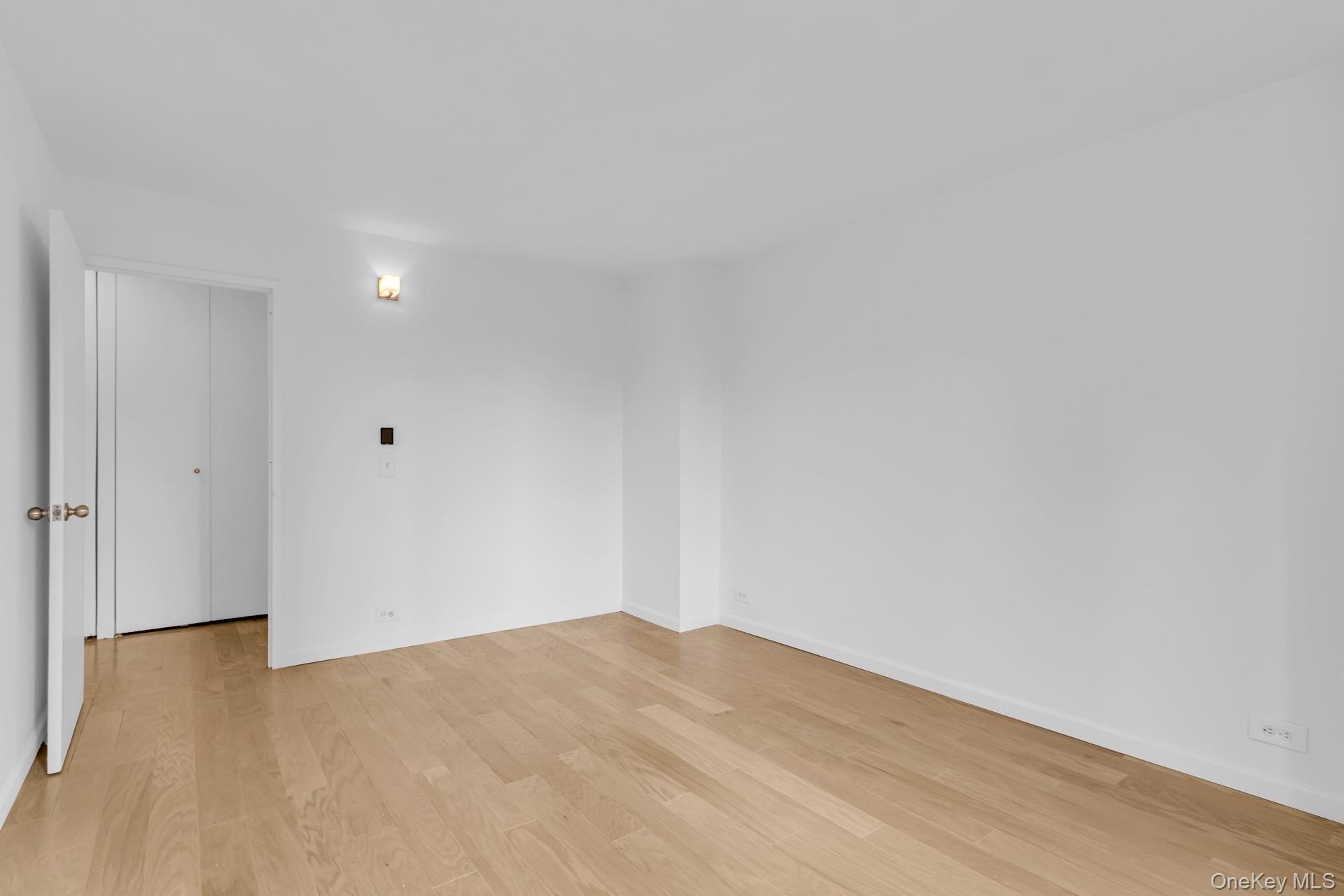 Apartment 93rd  Manhattan, NY 10128, MLS-964831-21