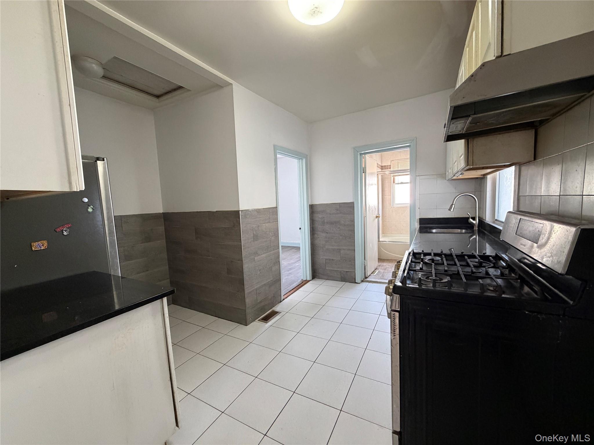 Single Family 6th  Queens, NY 11356, MLS-964843-8