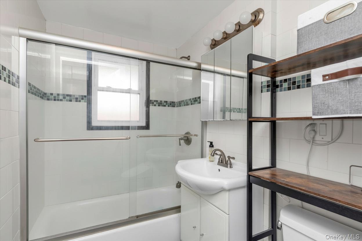 Condo 194th  Queens, NY 11358, MLS-964876-11