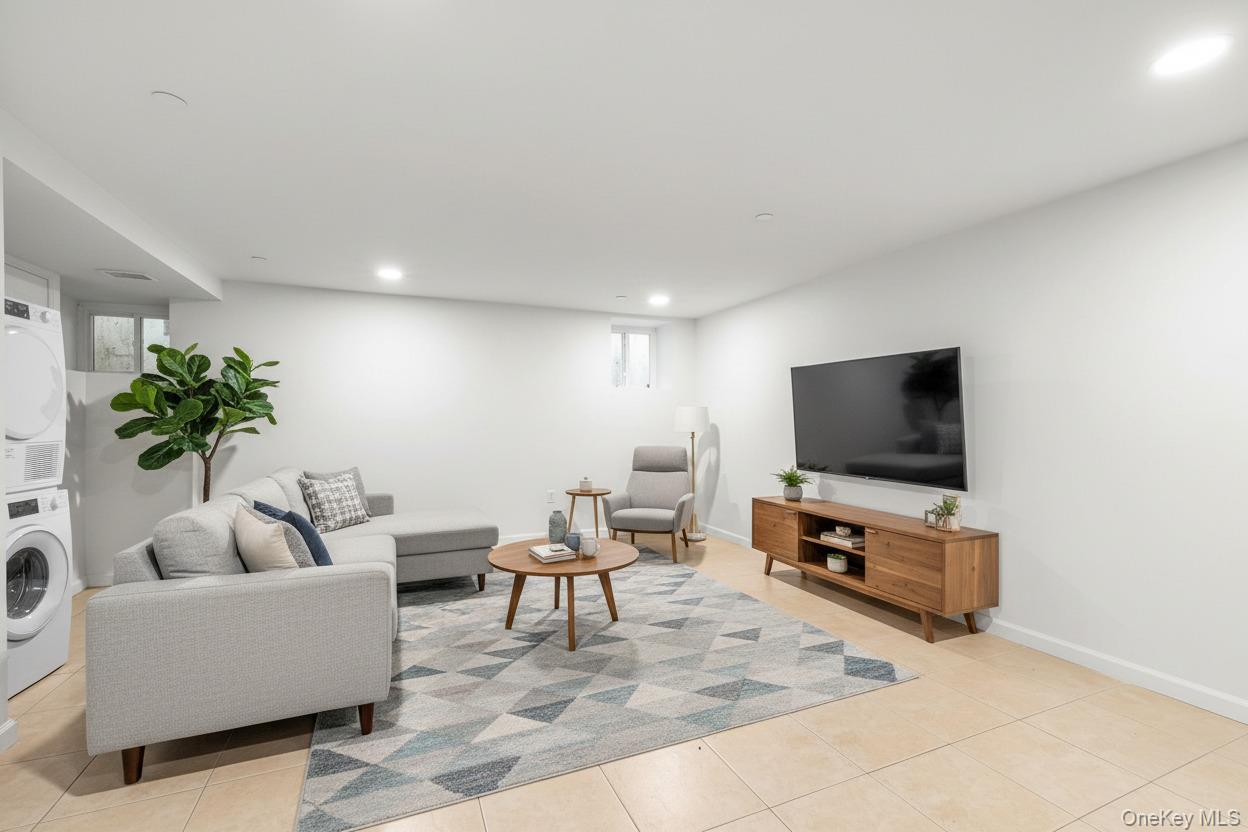 Condo 194th  Queens, NY 11358, MLS-964876-12