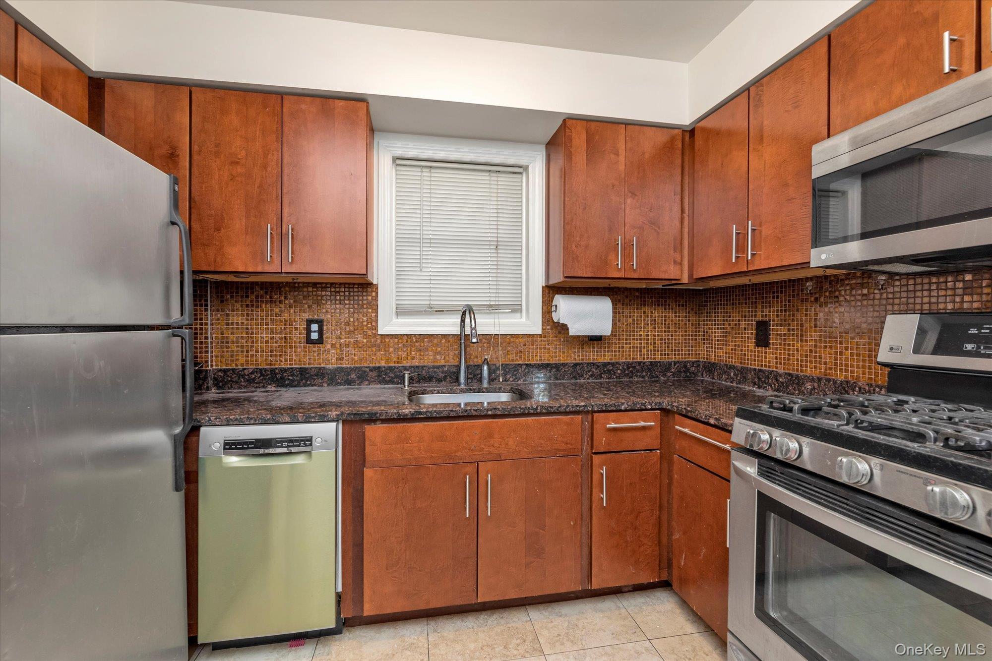 Condo 194th  Queens, NY 11358, MLS-964876-4