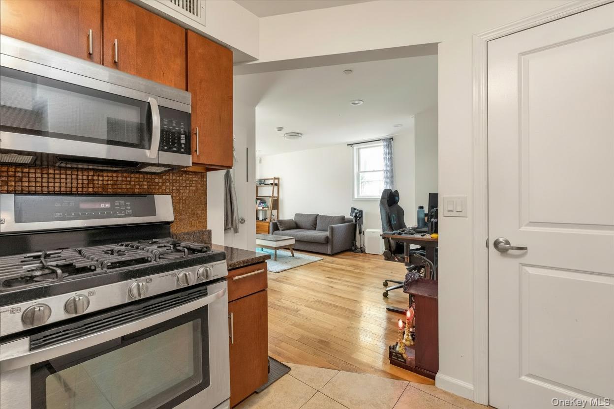 Condo 194th  Queens, NY 11358, MLS-964876-5