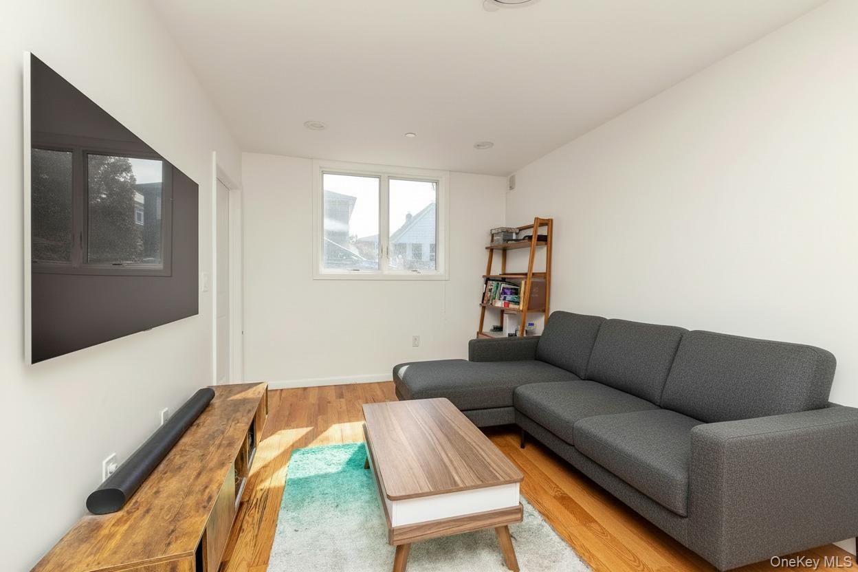 Condo 194th  Queens, NY 11358, MLS-964876-7