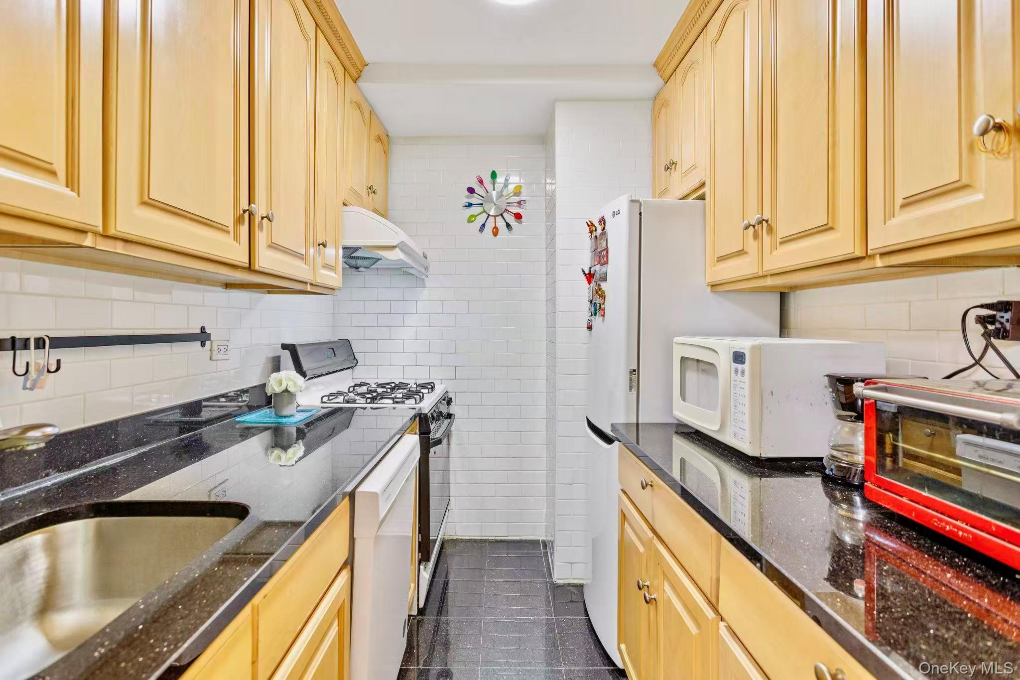 Coop Roosevelt  Queens, NY 11354, MLS-964895-6