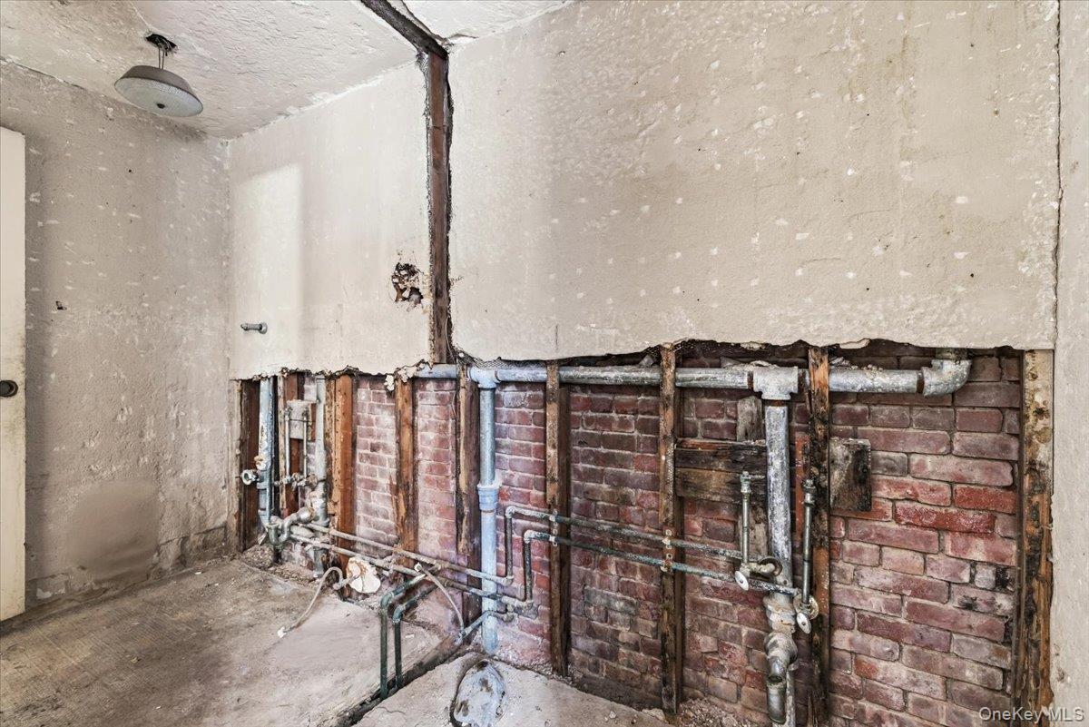 Single Family 139th  Manhattan, NY 10030, MLS-964927-45