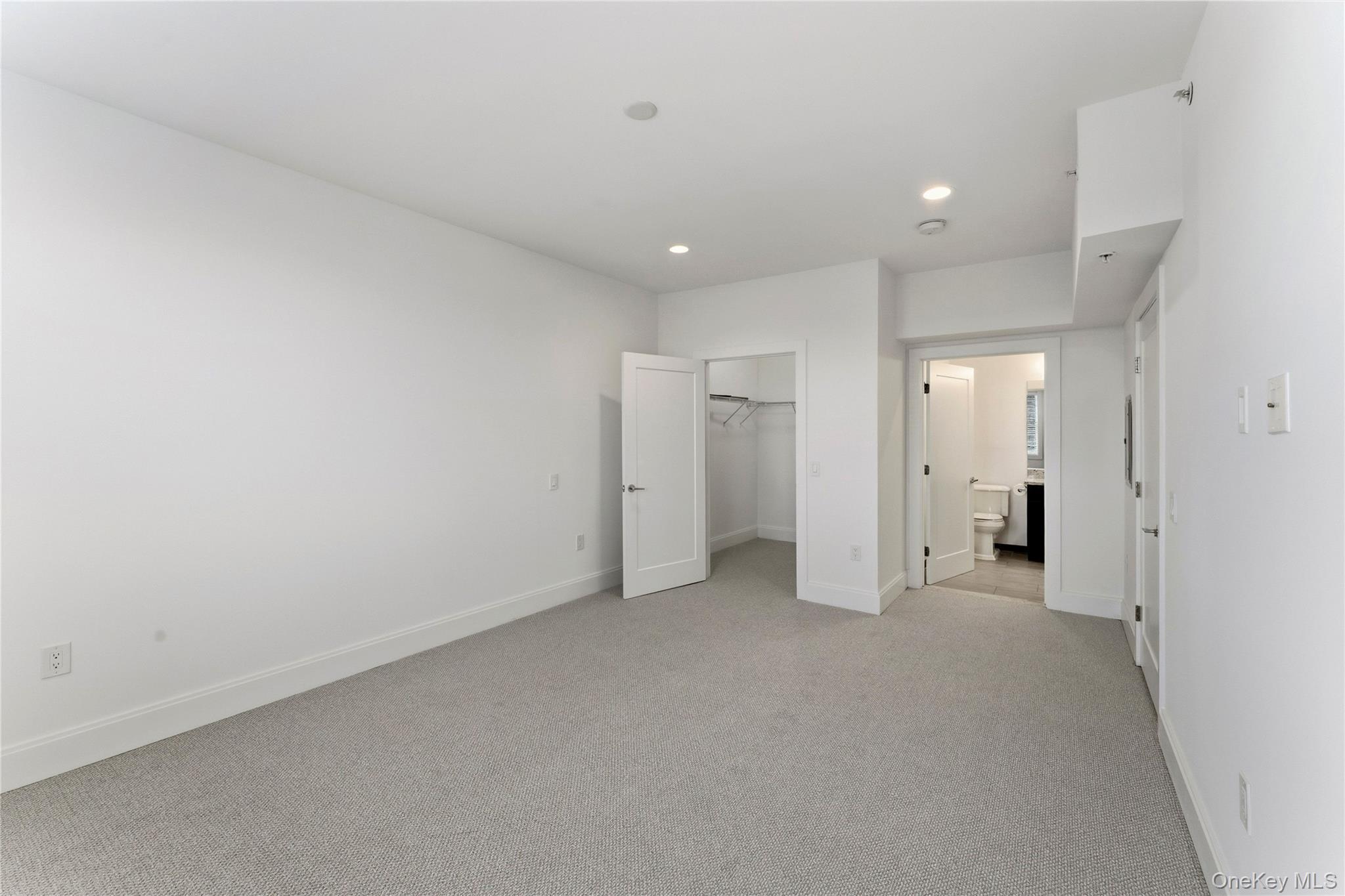 Condo Marina Pointe  Nassau County, NY 11518, MLS-964935-10