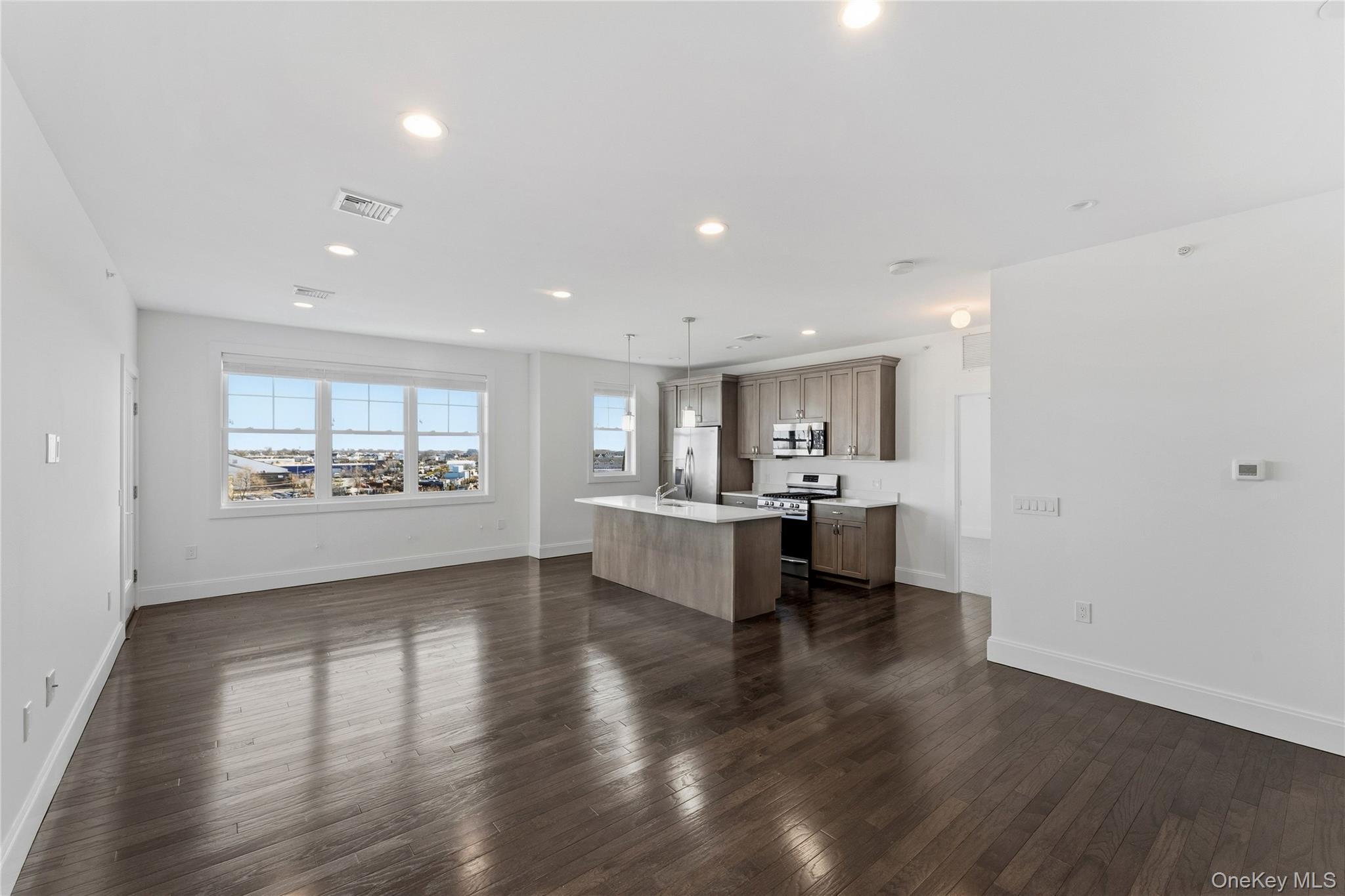 Condo Marina Pointe  Nassau County, NY 11518, MLS-964935-3