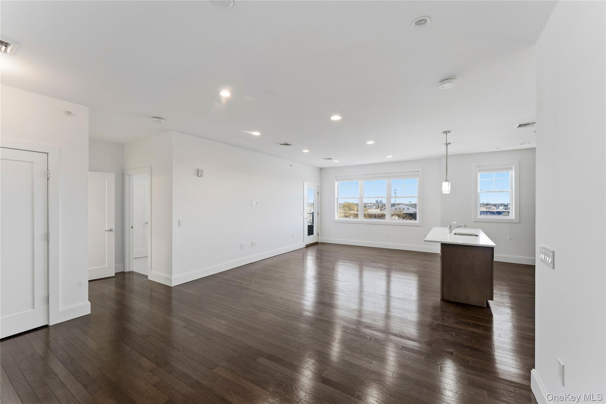 Condo Marina Pointe  Nassau County, NY 11518, MLS-964935-4