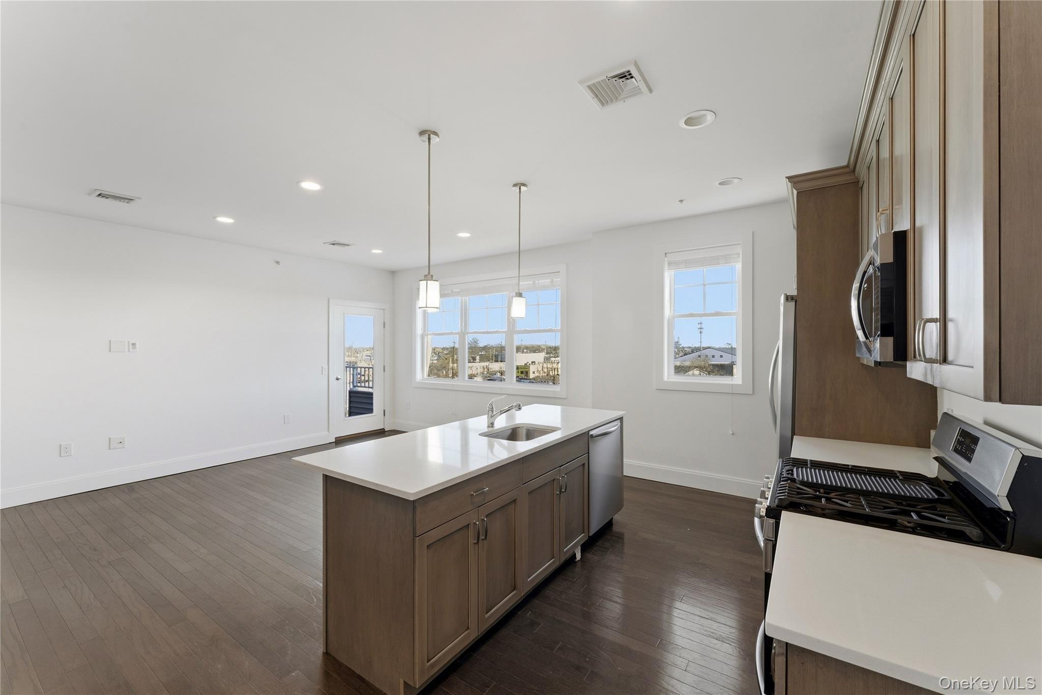 Condo Marina Pointe  Nassau County, NY 11518, MLS-964935-5